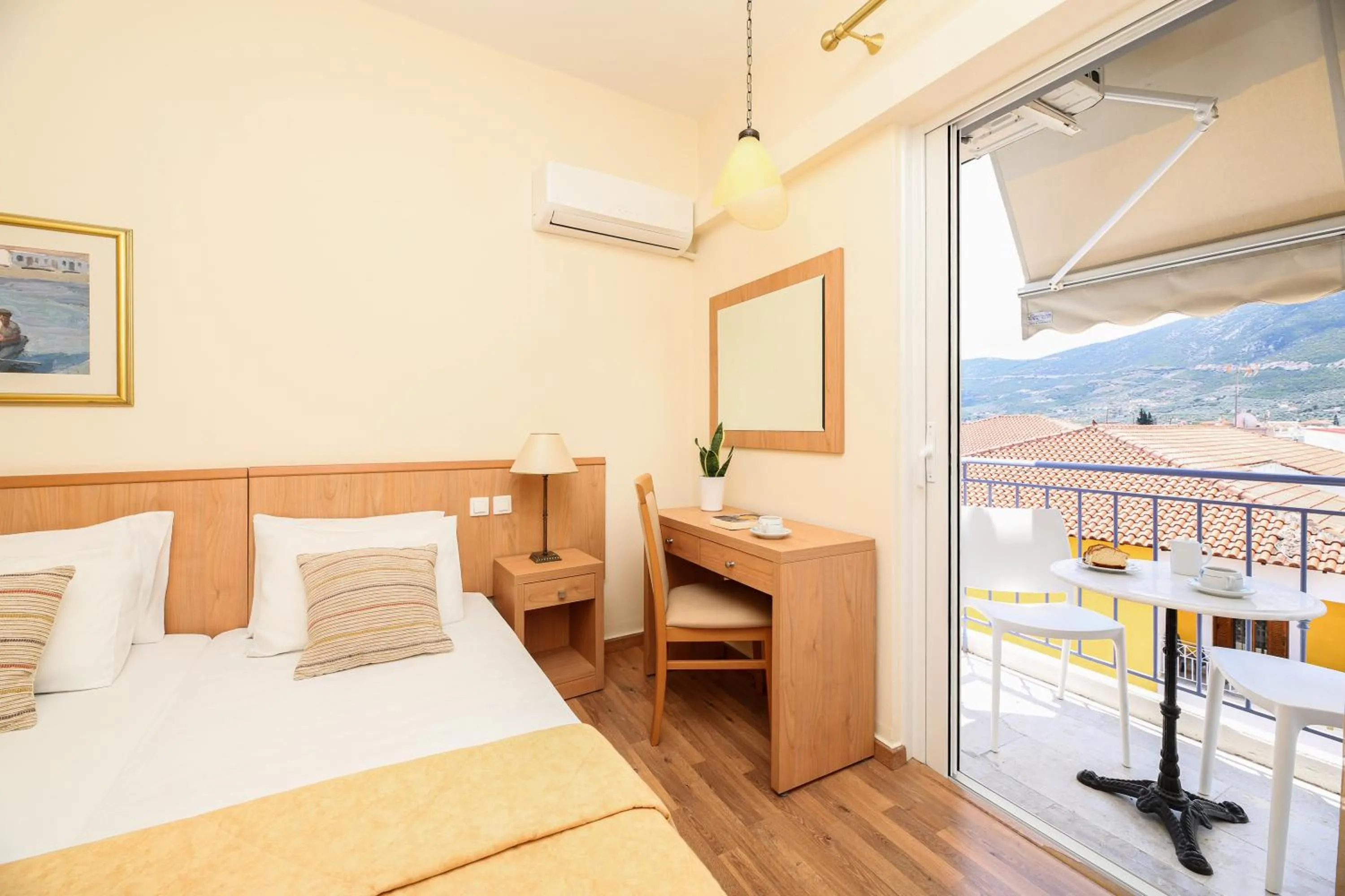 Bedroom in Saronis Hotel