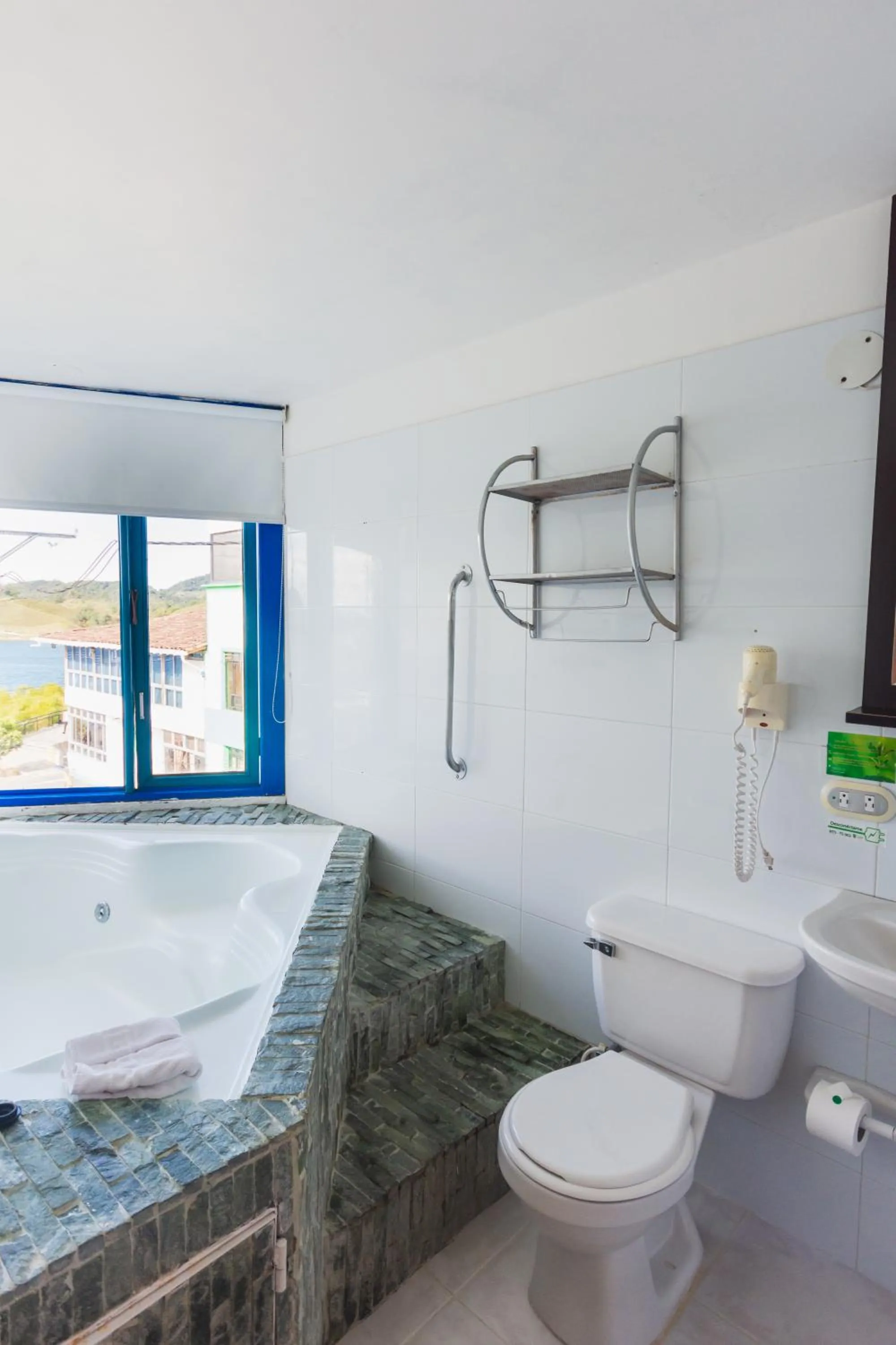 Hot Tub in Hotel Guatatur