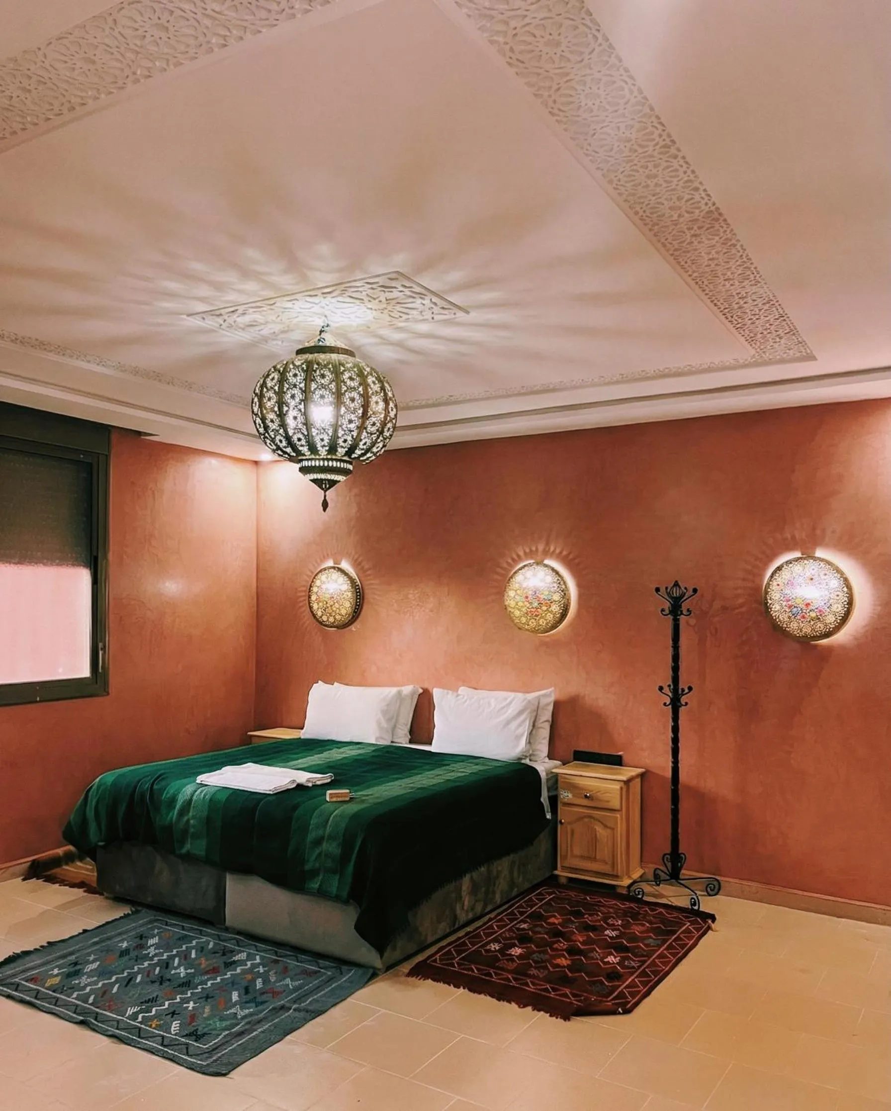 Patio, Bed in Hôtel Restaurant Dar Al Madina