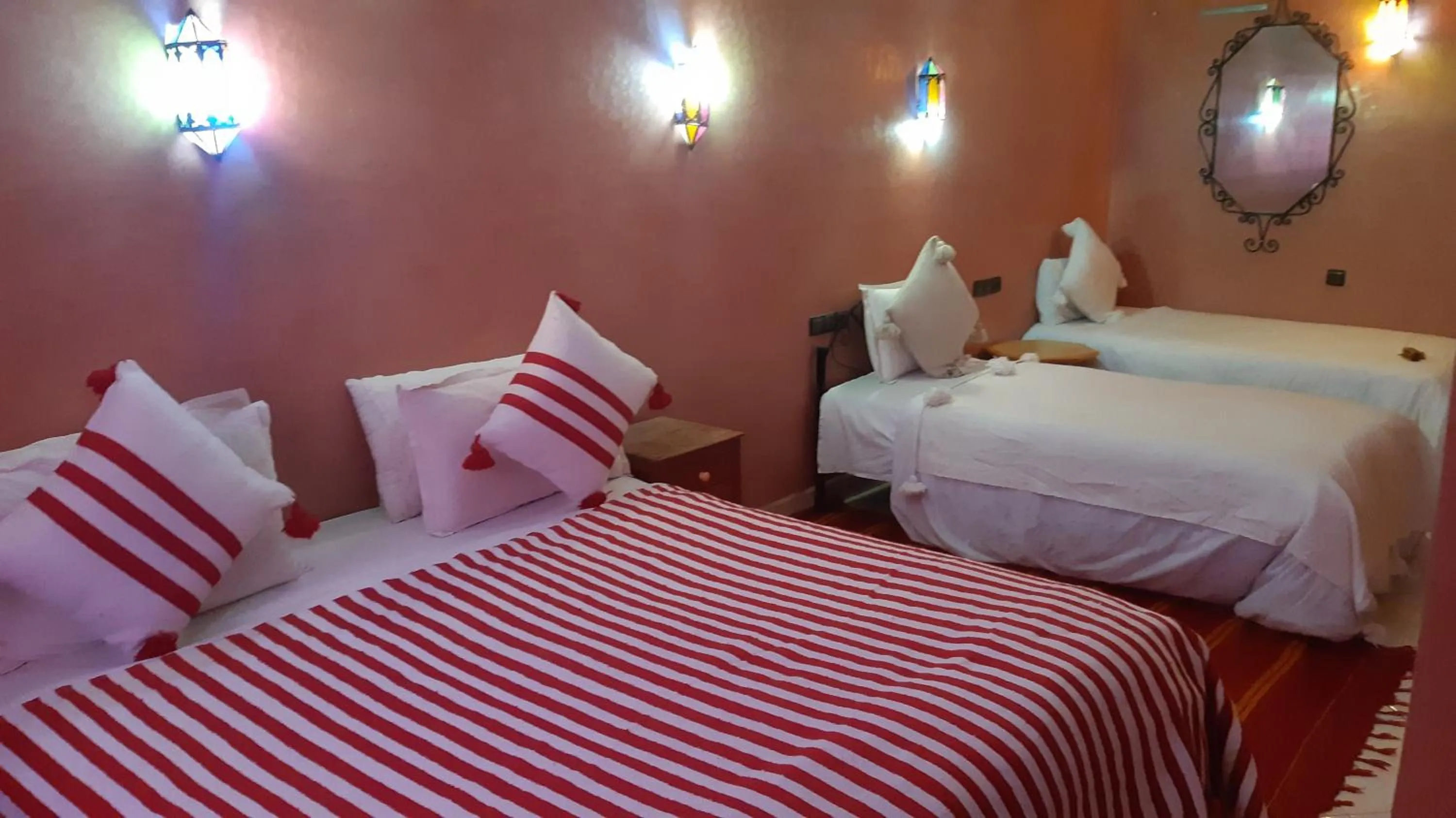 Bed in Hôtel Restaurant Dar Al Madina