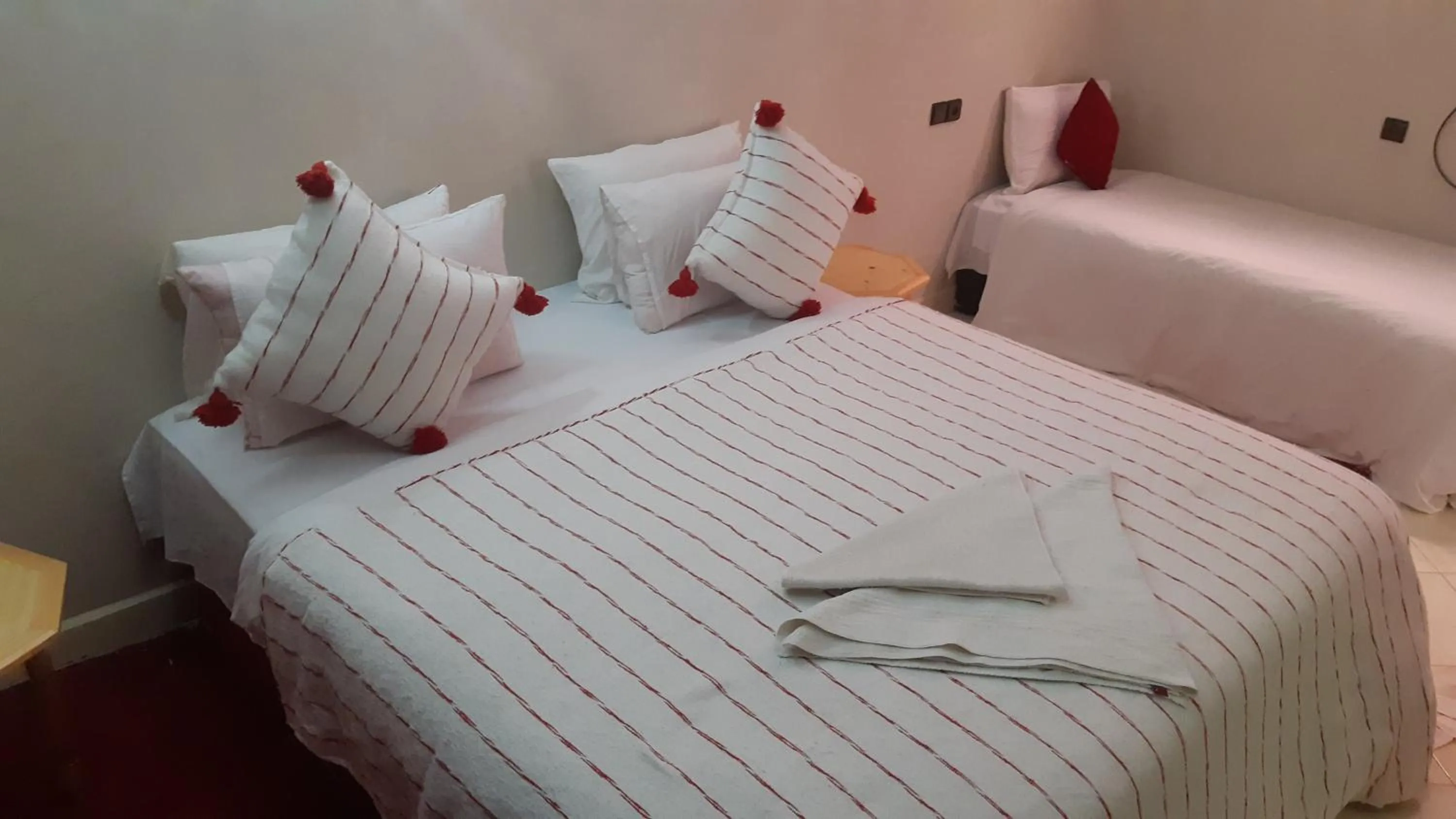 Bed in Hôtel Restaurant Dar Al Madina