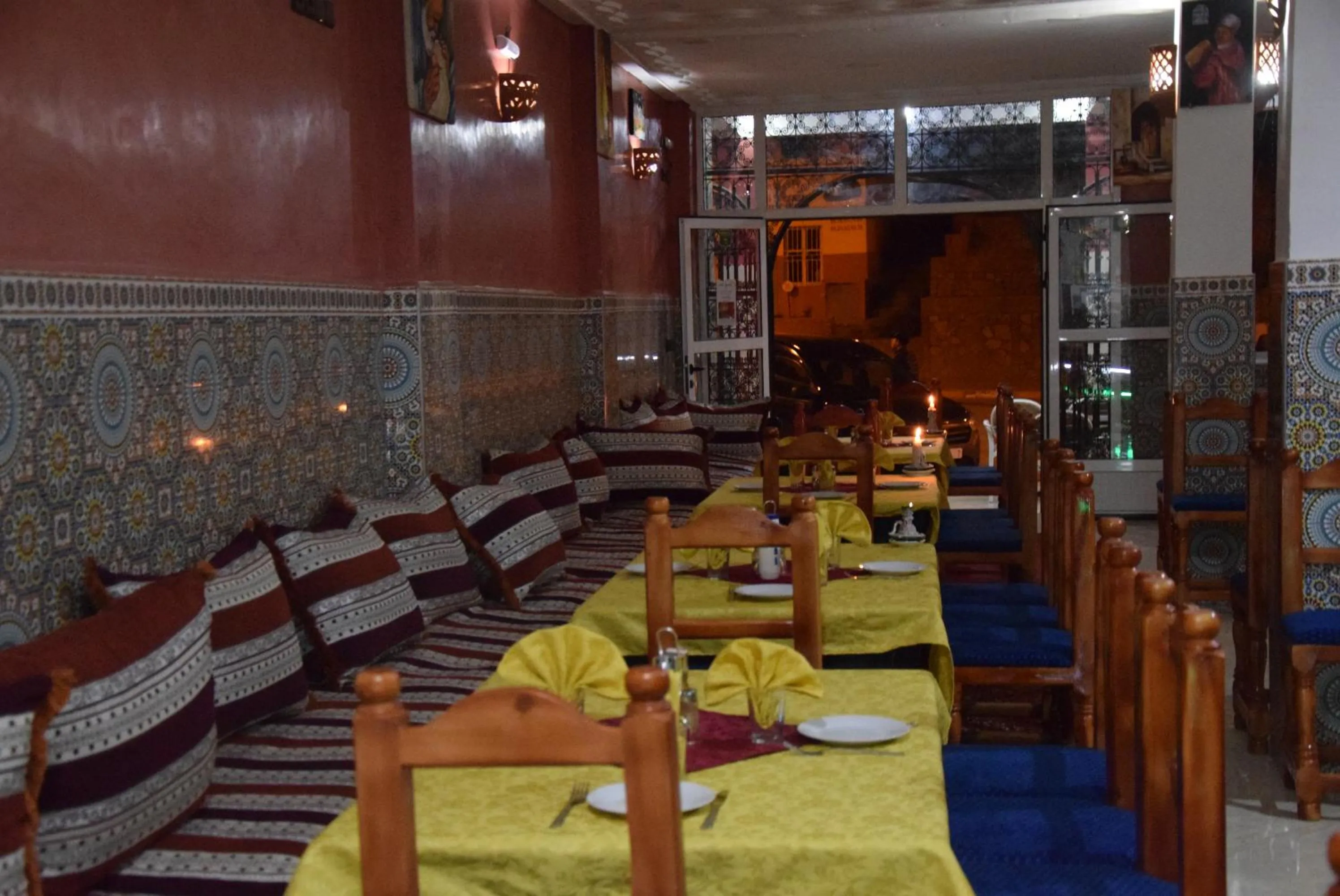 Restaurant/places to eat in Hôtel Restaurant Dar Al Madina