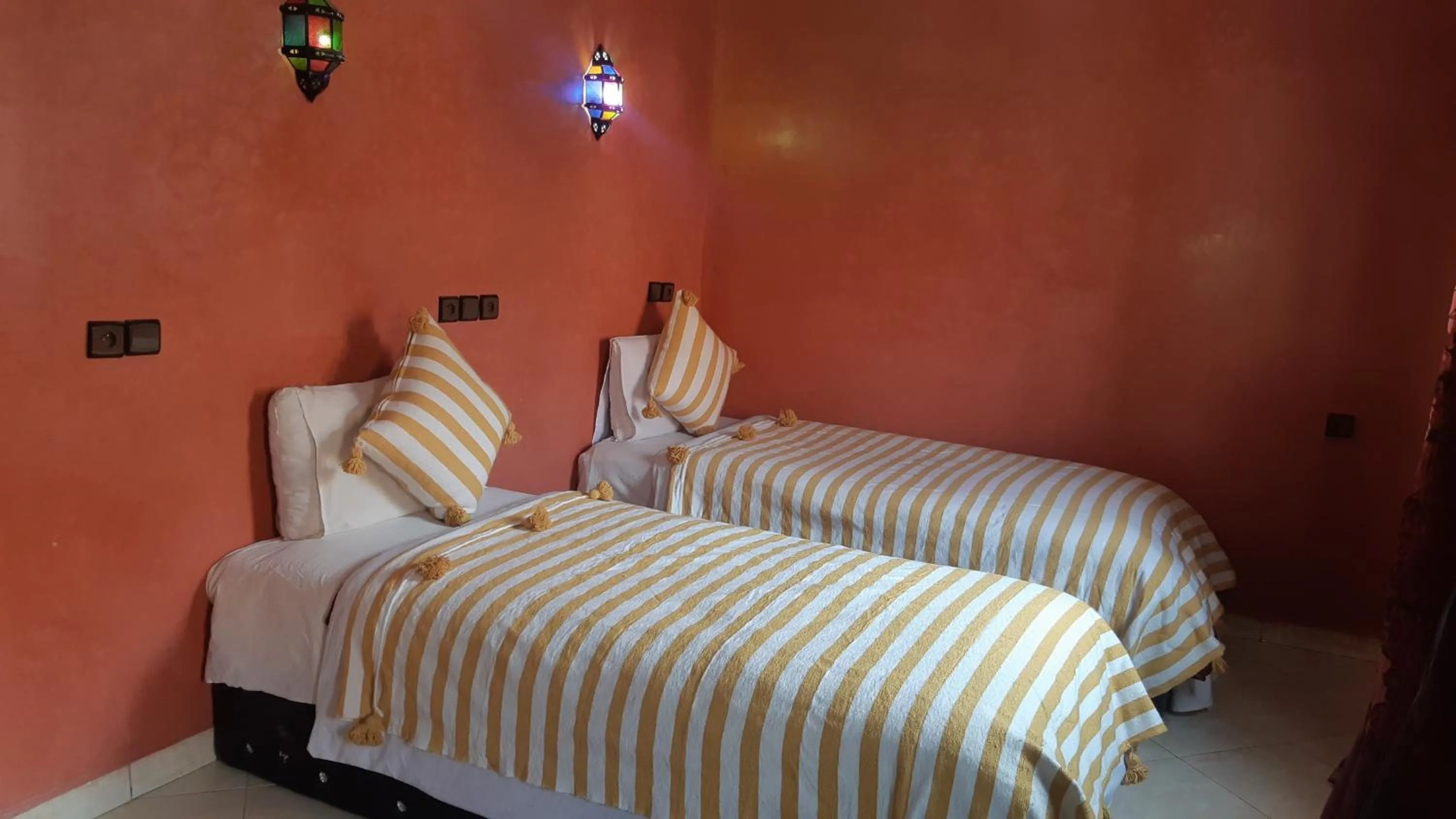 Bed in Hôtel Restaurant Dar Al Madina