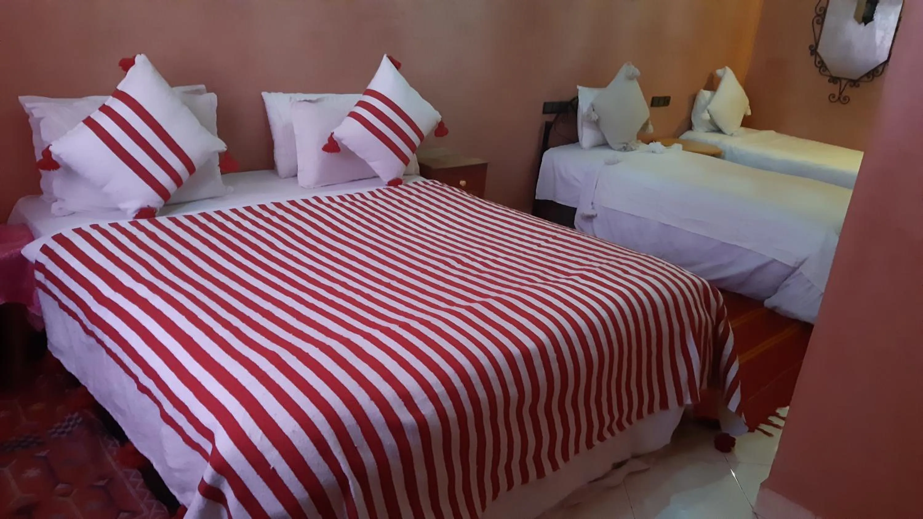 Bed in Hôtel Restaurant Dar Al Madina