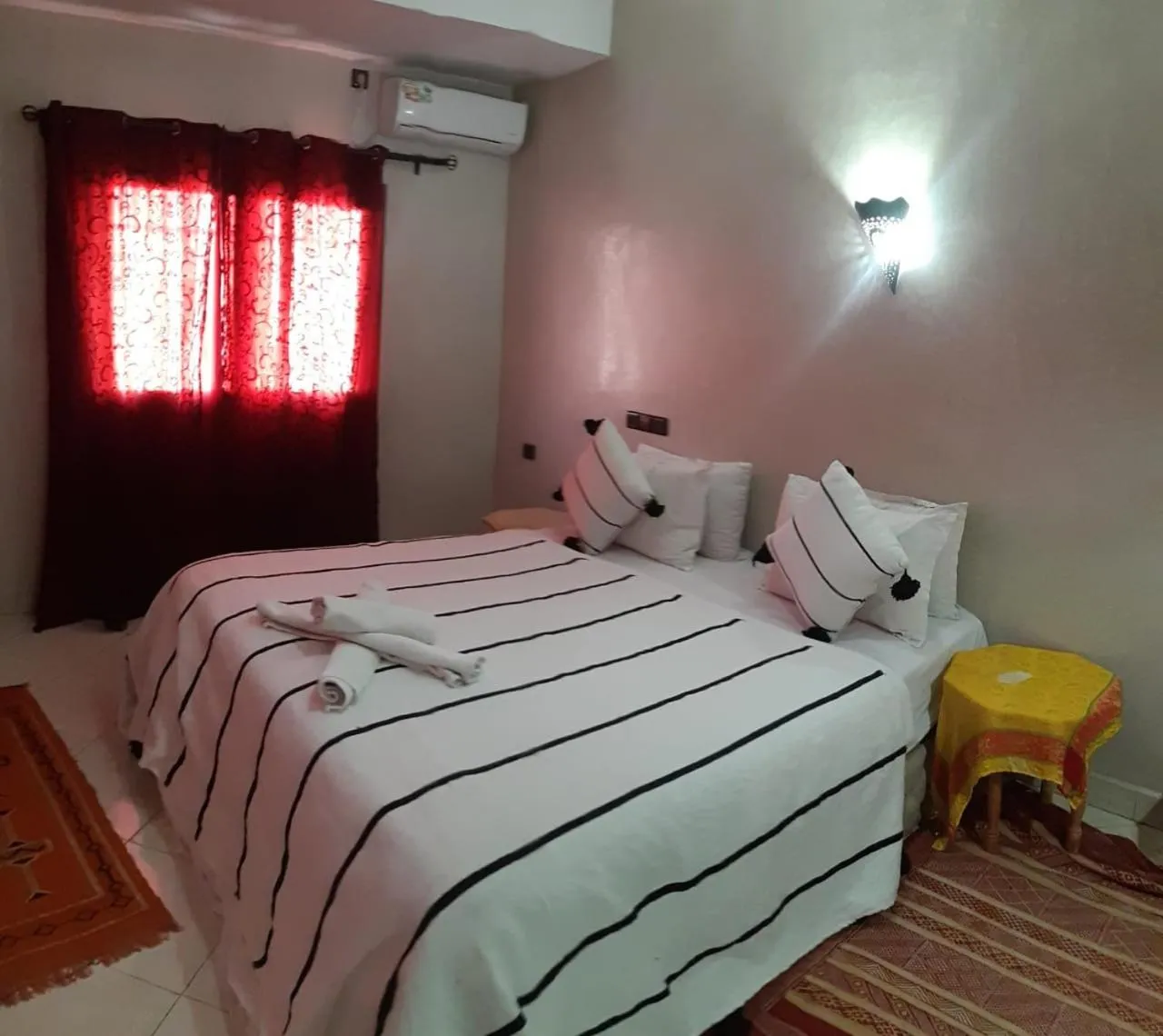 Bed in Hôtel Restaurant Dar Al Madina