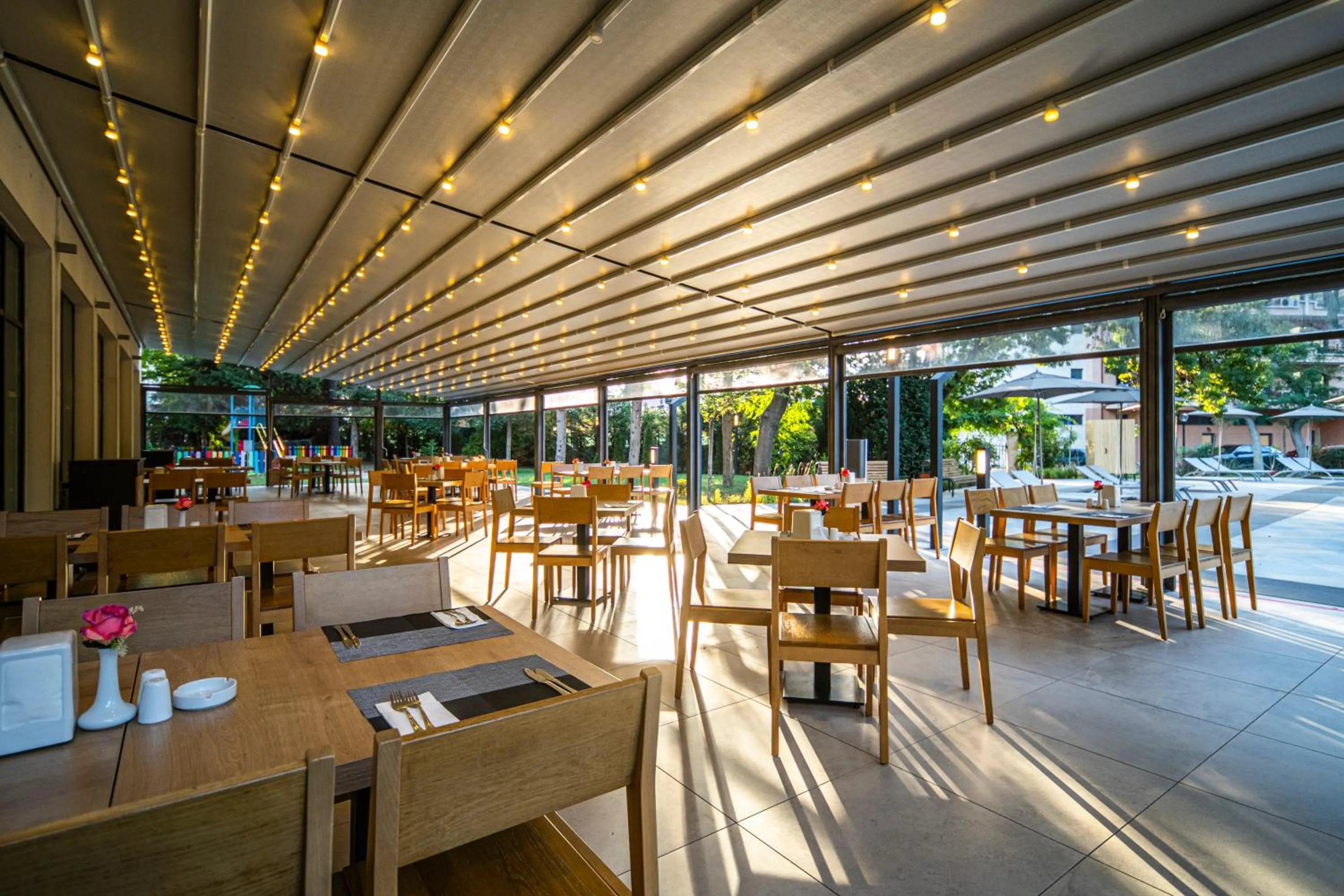 Restaurant/places to eat in HVD Club Bor Ultra All Inclusive - Private Beach & Free parking