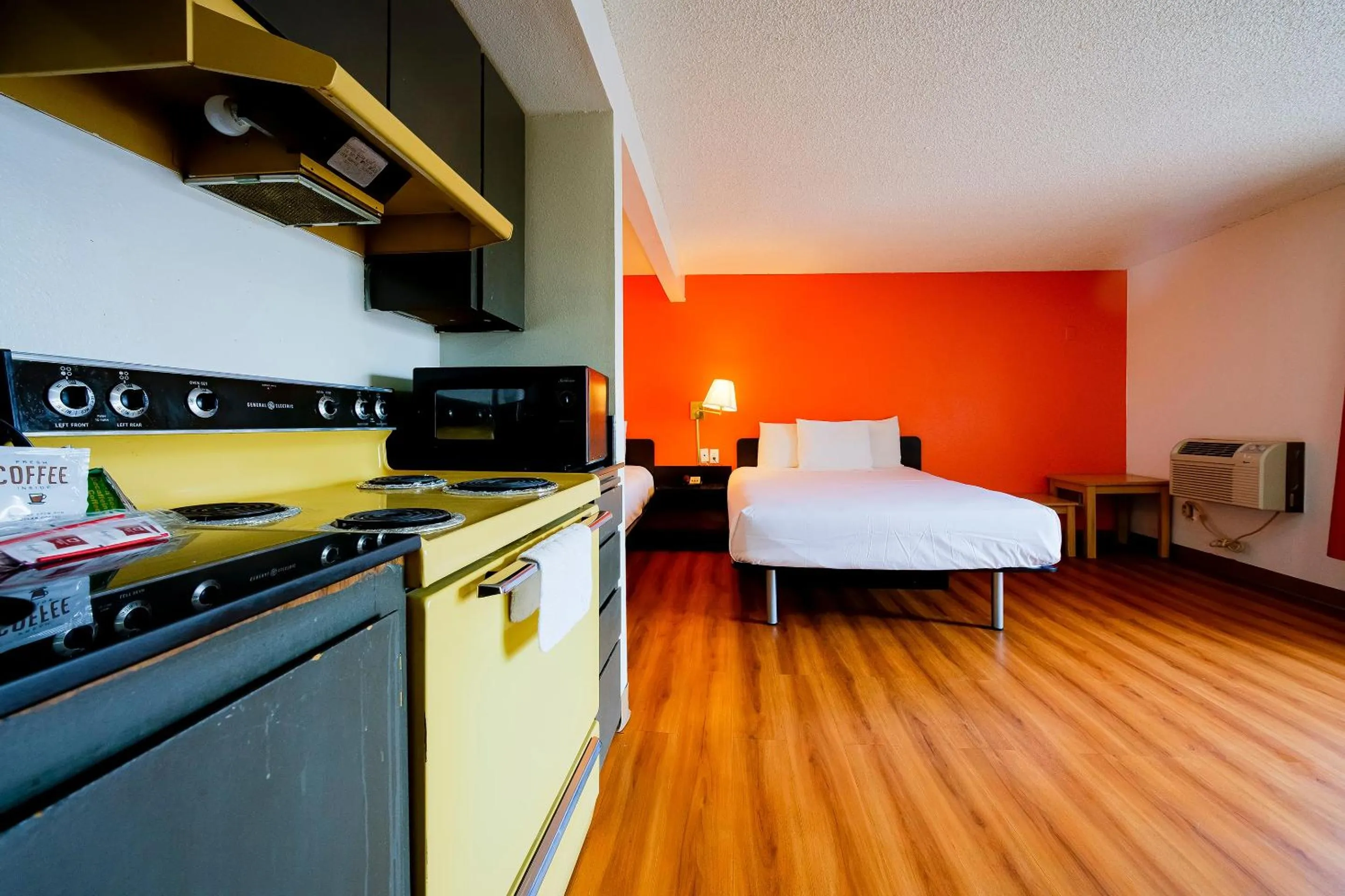 Bedroom, Bed in OYO Hotel Hermiston OR, Downtown