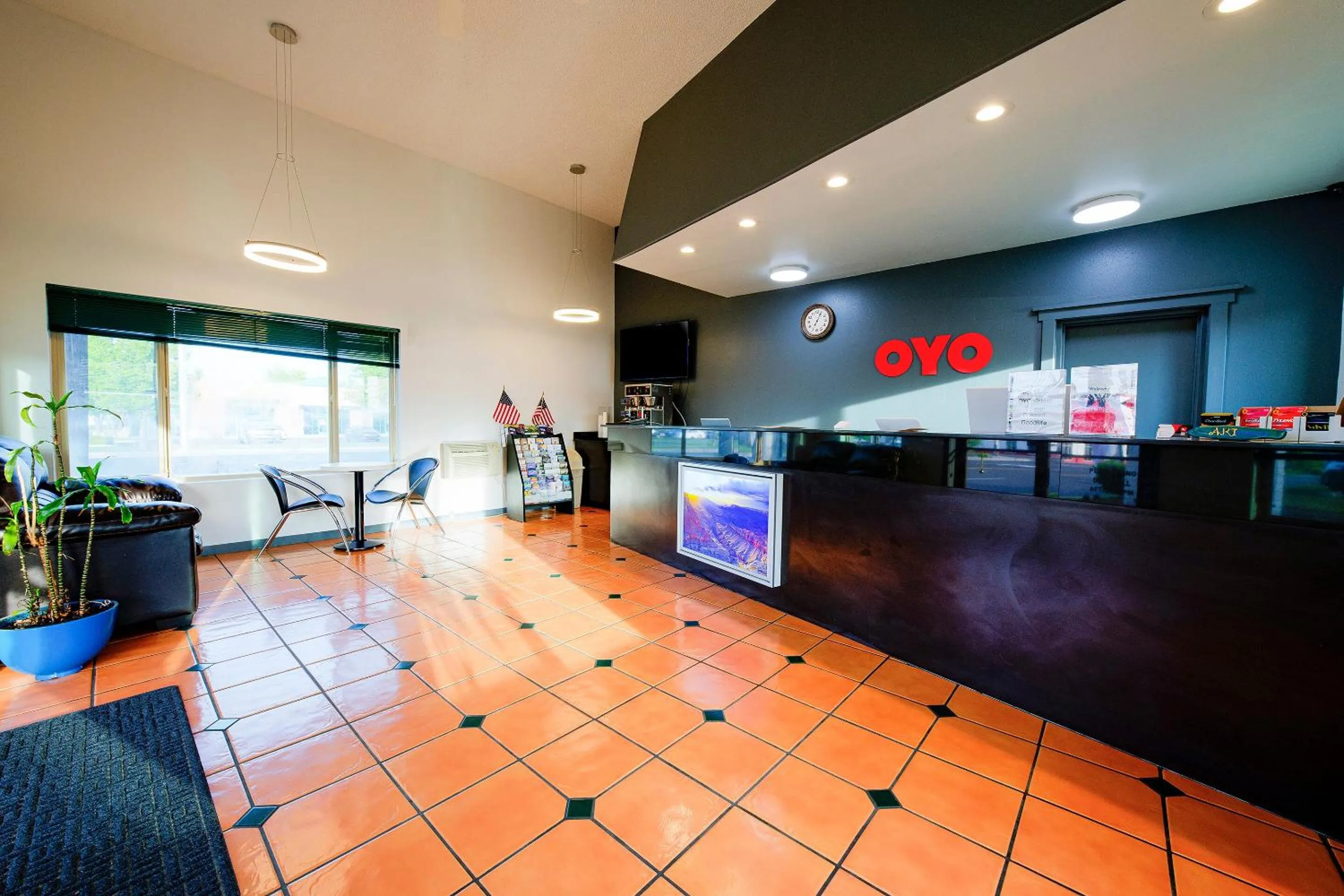 Lobby or reception in OYO Hotel Hermiston OR, Downtown