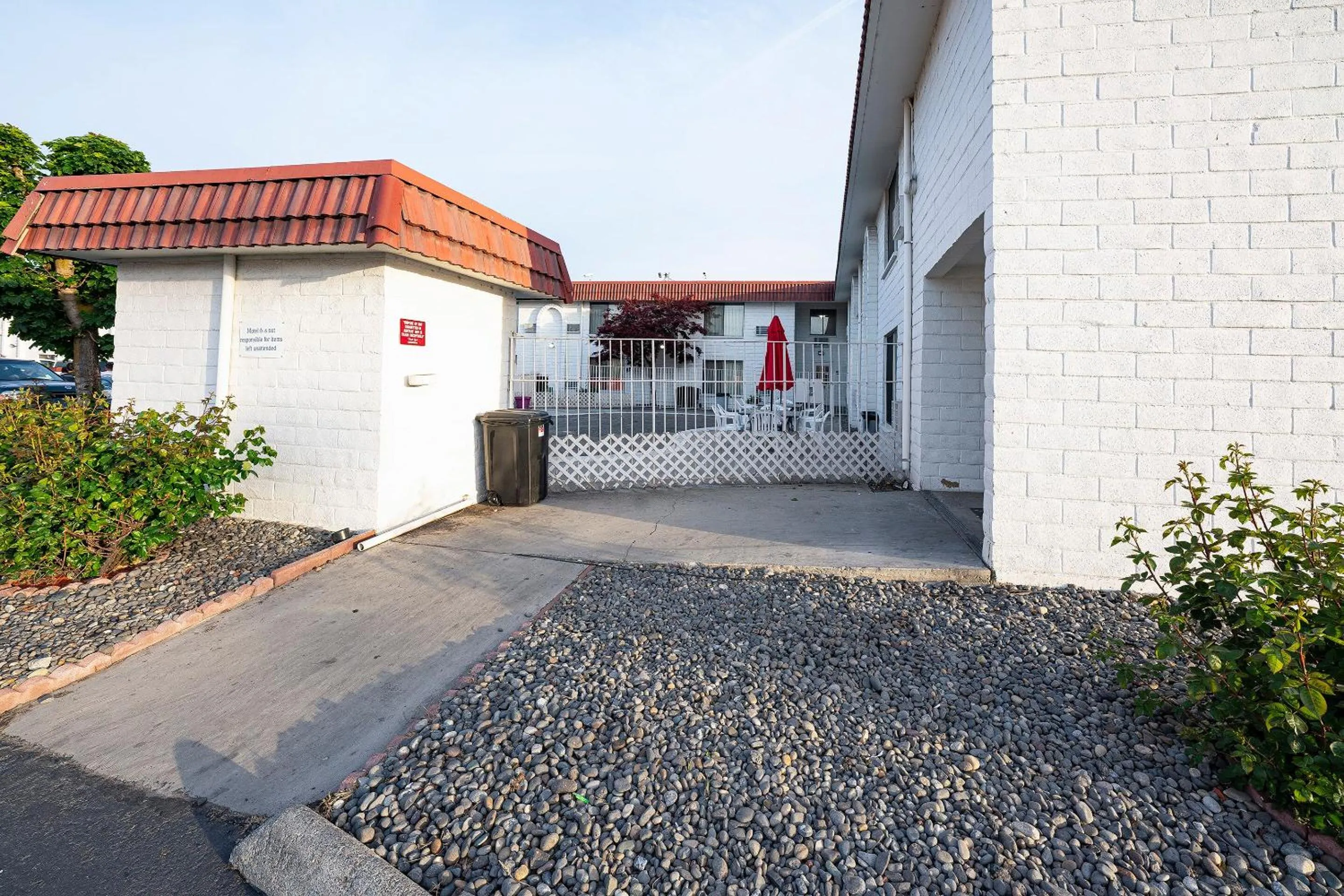 Facade/entrance in OYO Hotel Hermiston OR, Downtown