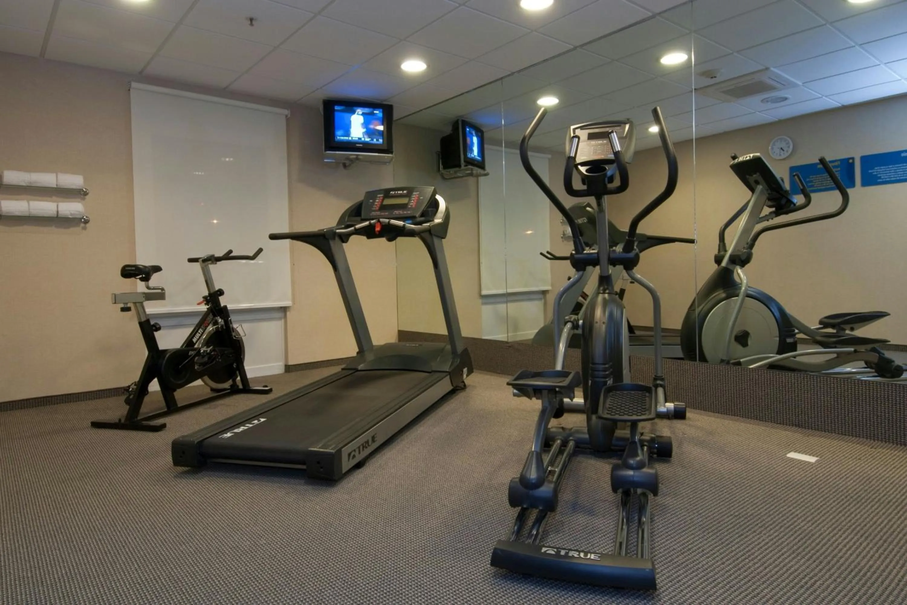Fitness centre/facilities in City Express by Marriott Puebla Angelopolis