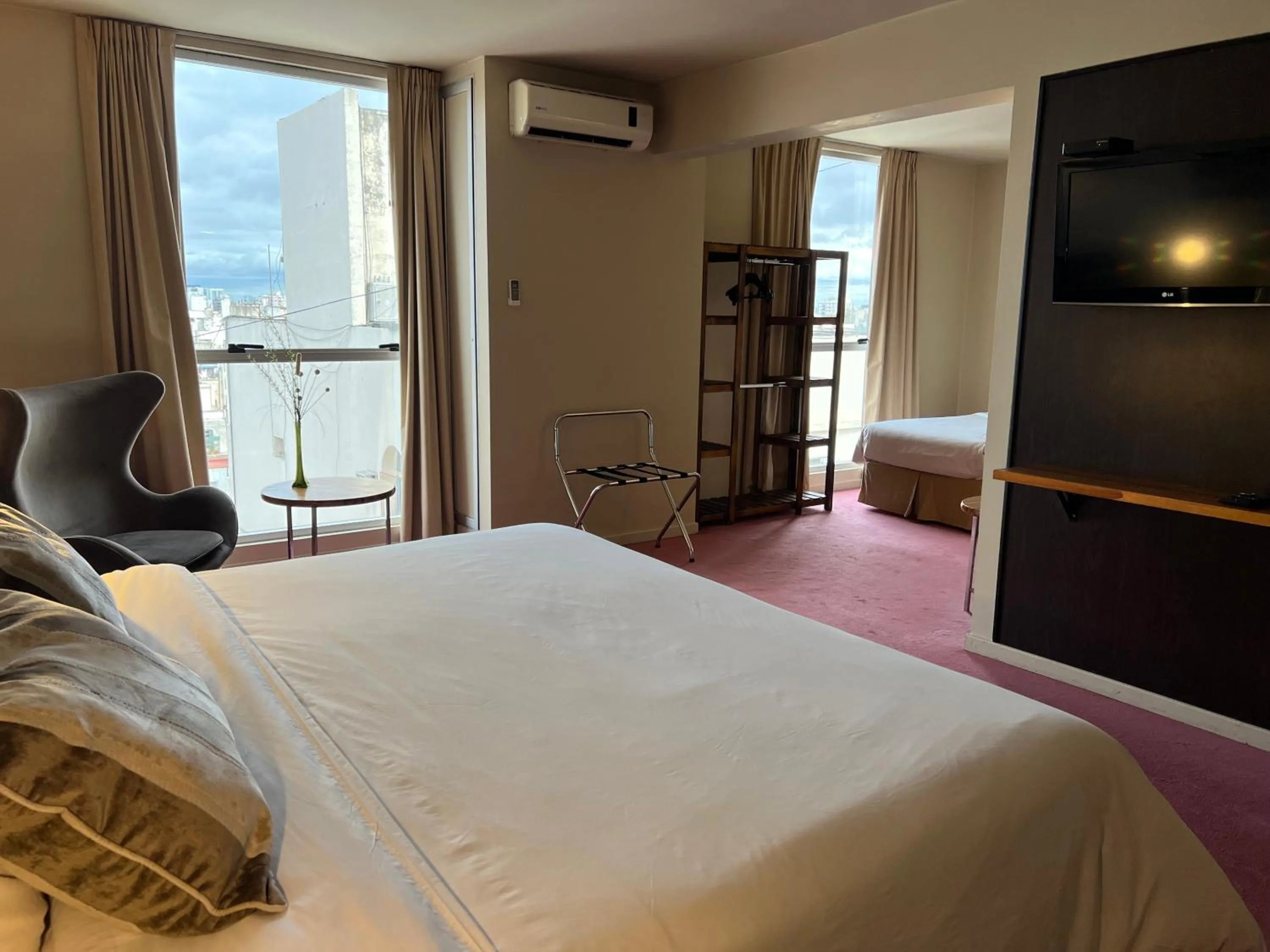 TV and multimedia, Bed in Uno Buenos Aires Suites