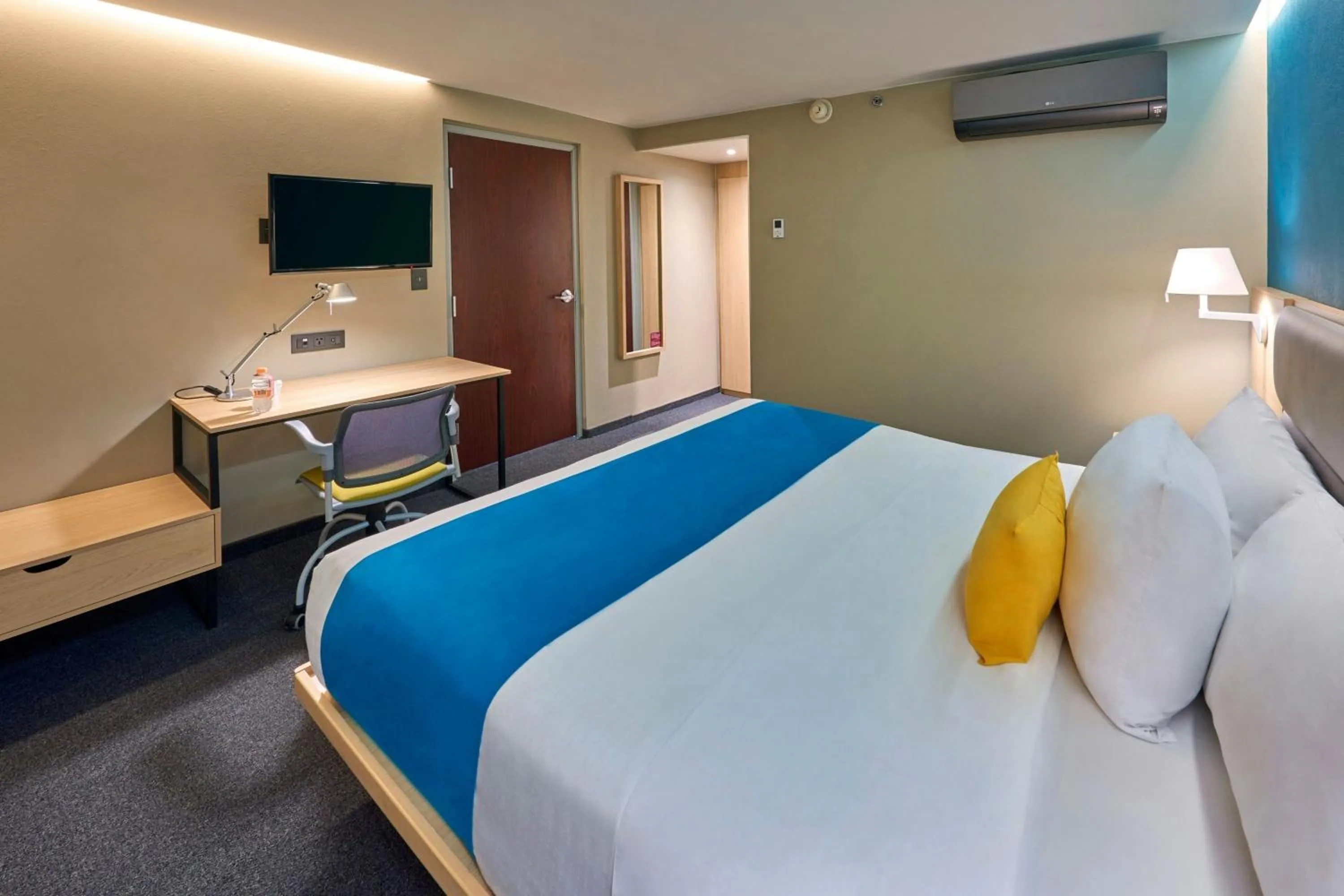 Bedroom, Bed in City Express by Marriott Toluca