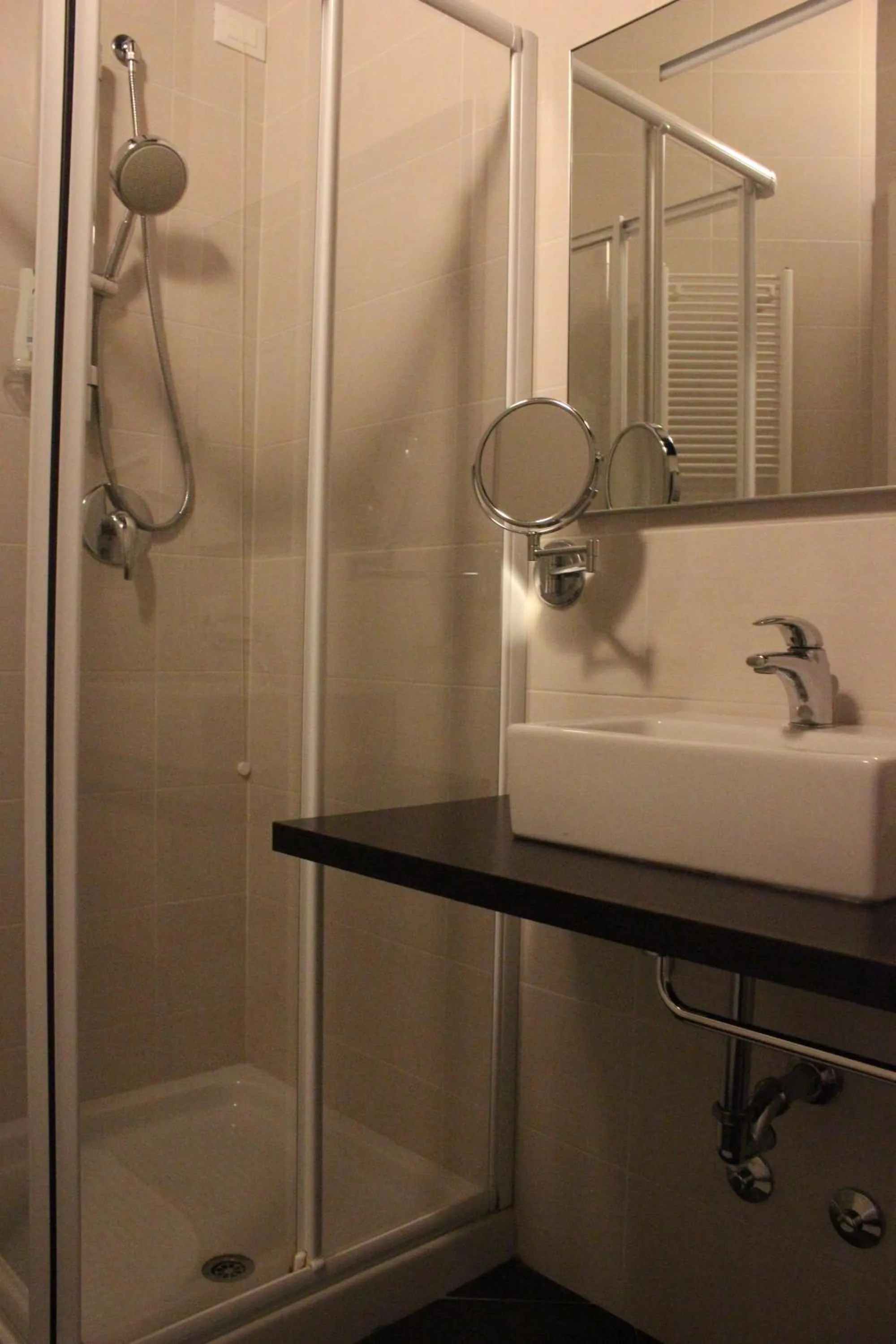 Shower in B&B Fanzago