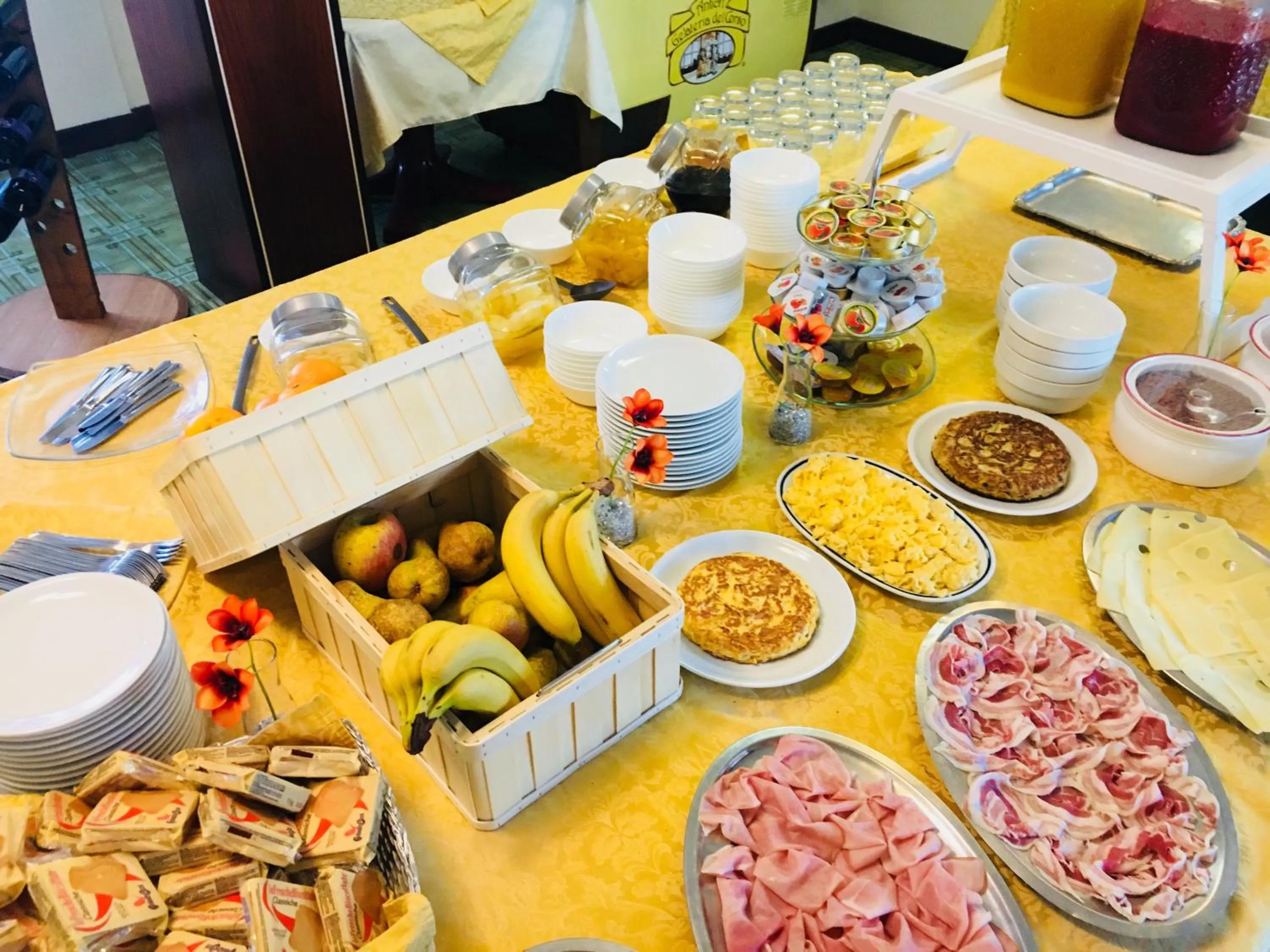 Food and drinks in Hotel Adriaco