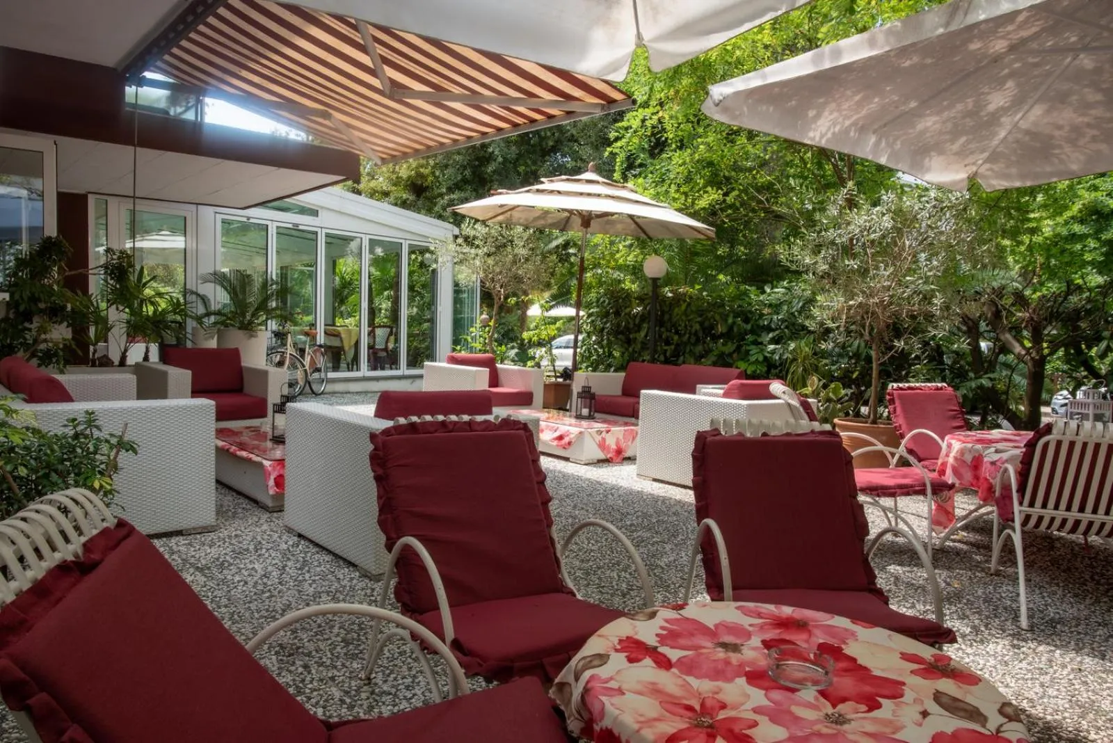 Patio in Hotel Adriaco