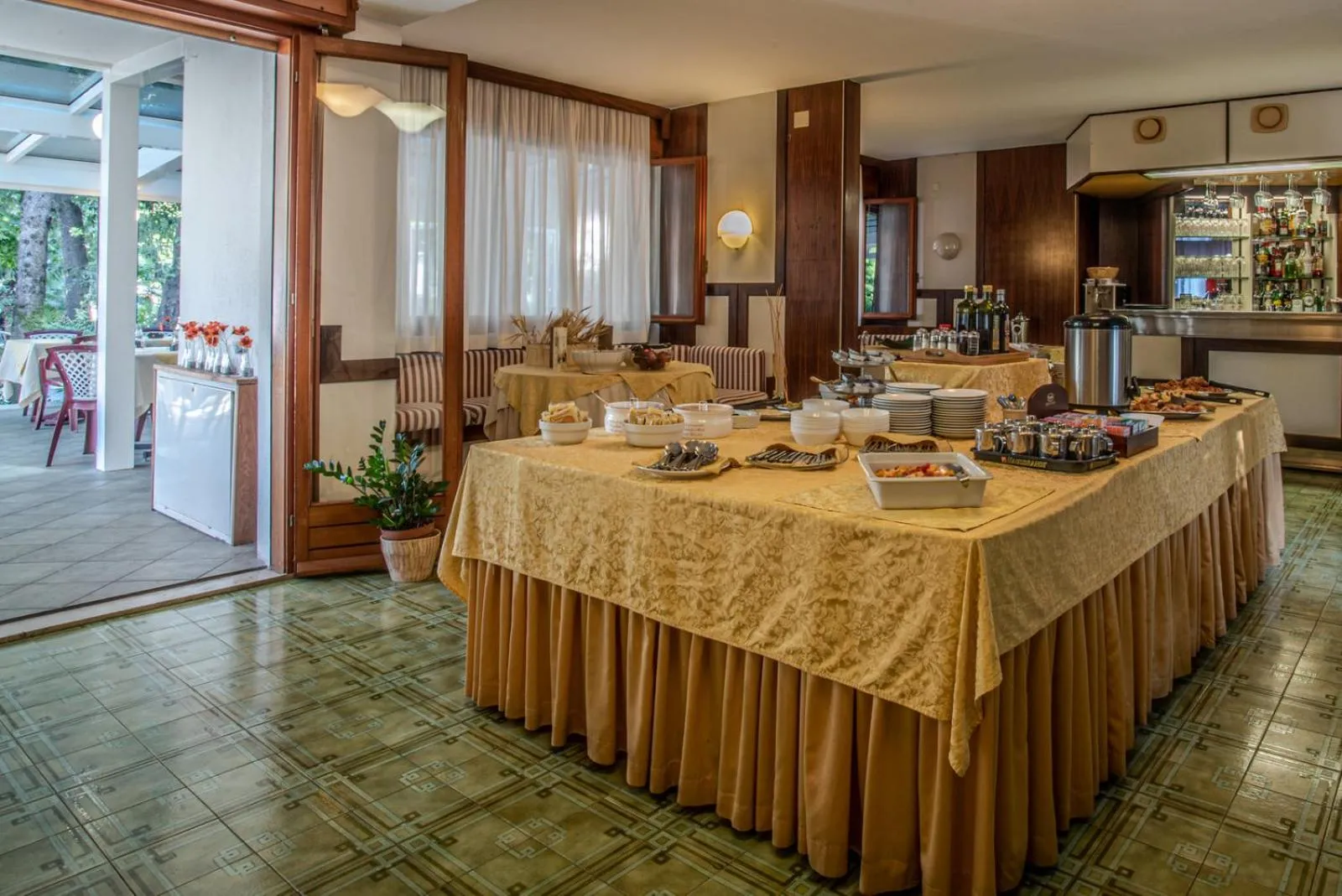 Restaurant/places to eat in Hotel Adriaco