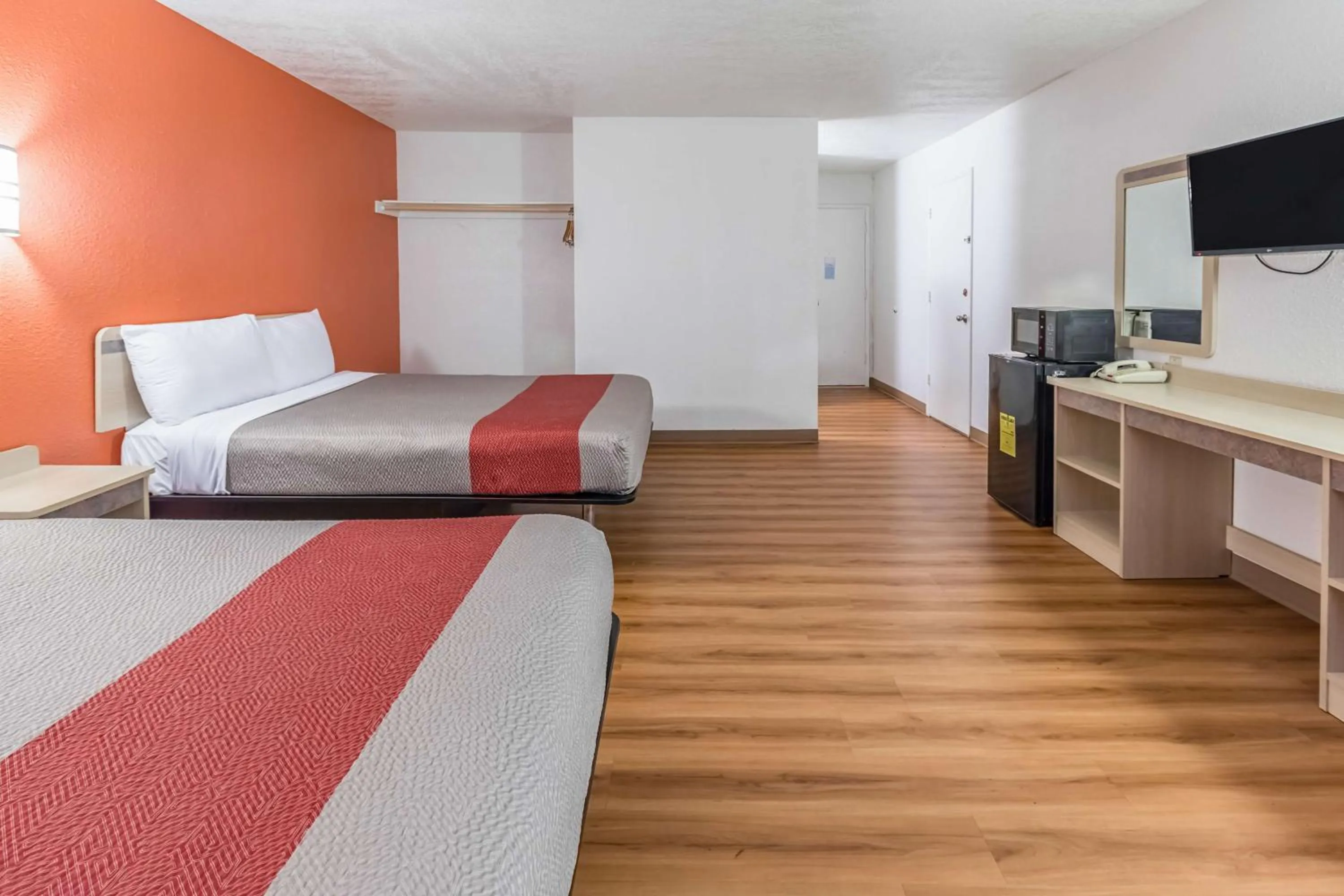 Photo of the whole room, Bed in Motel 6-Beaverton, OR