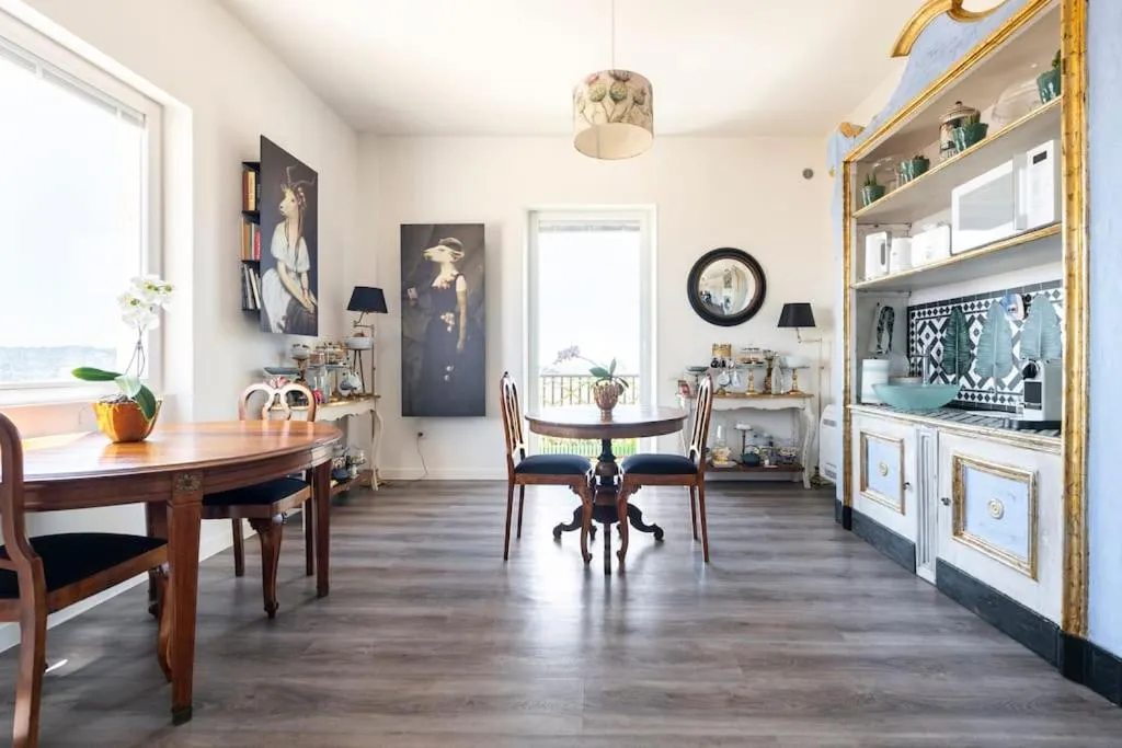 Eleventh Floor Suites