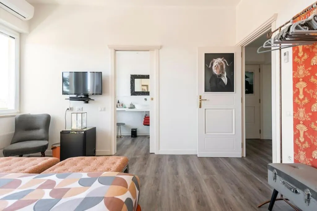 Eleventh Floor Suites