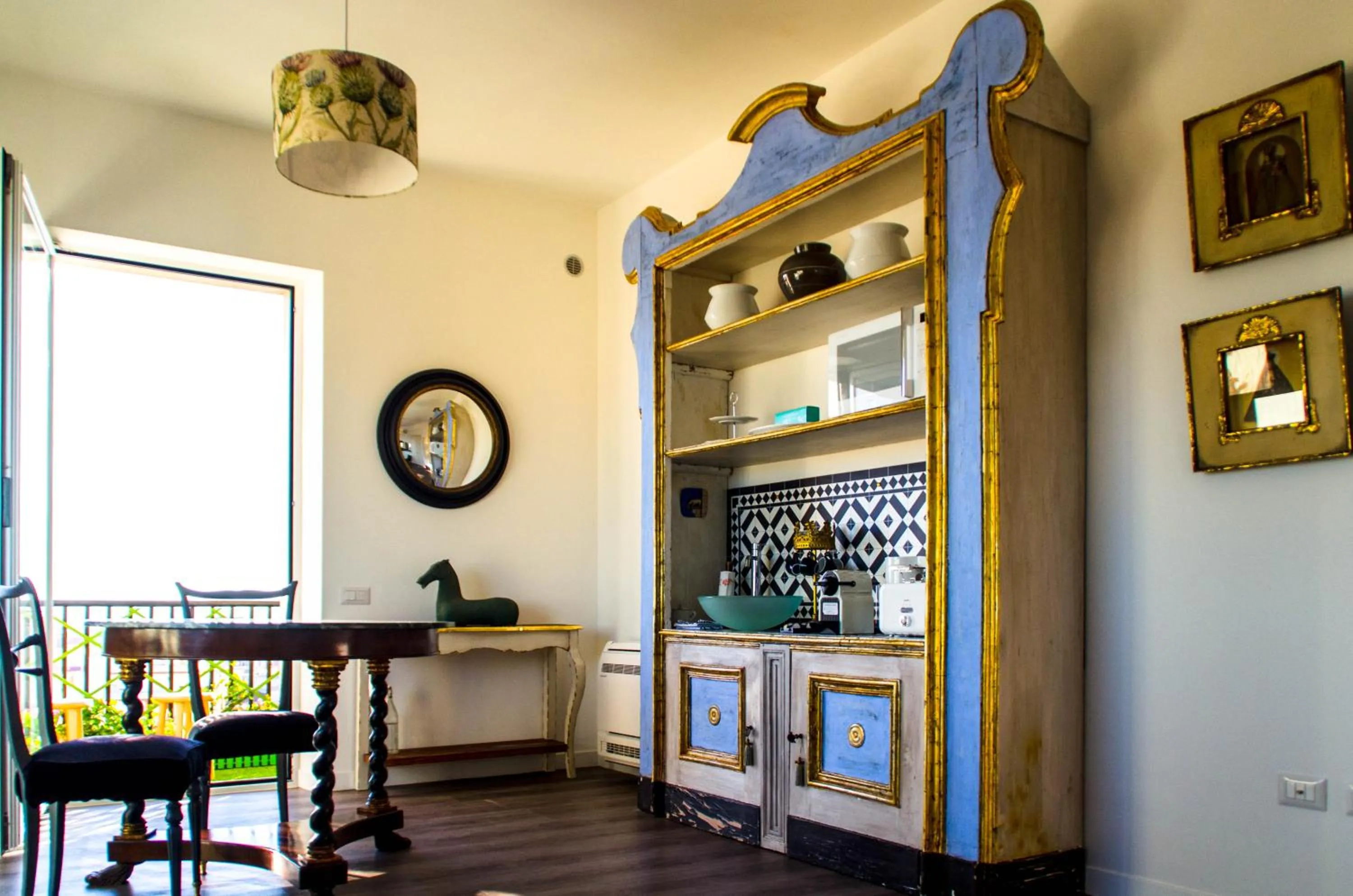 Eleventh Floor Suites