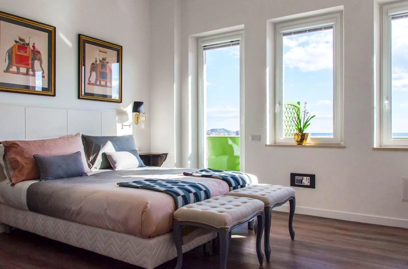 Bedroom in Eleventh Floor Suites