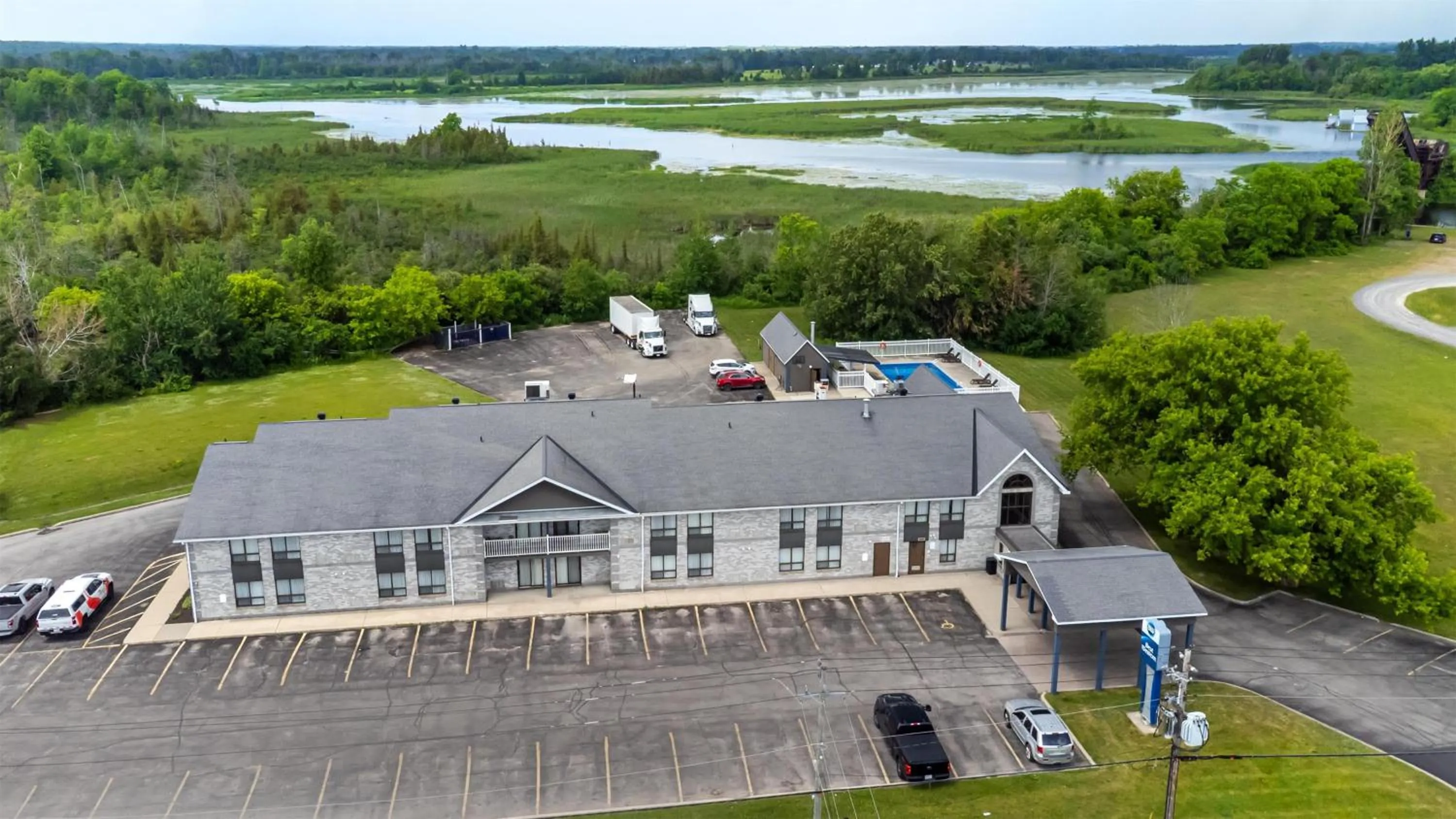 Property building in Best Western Smiths Falls Hotel