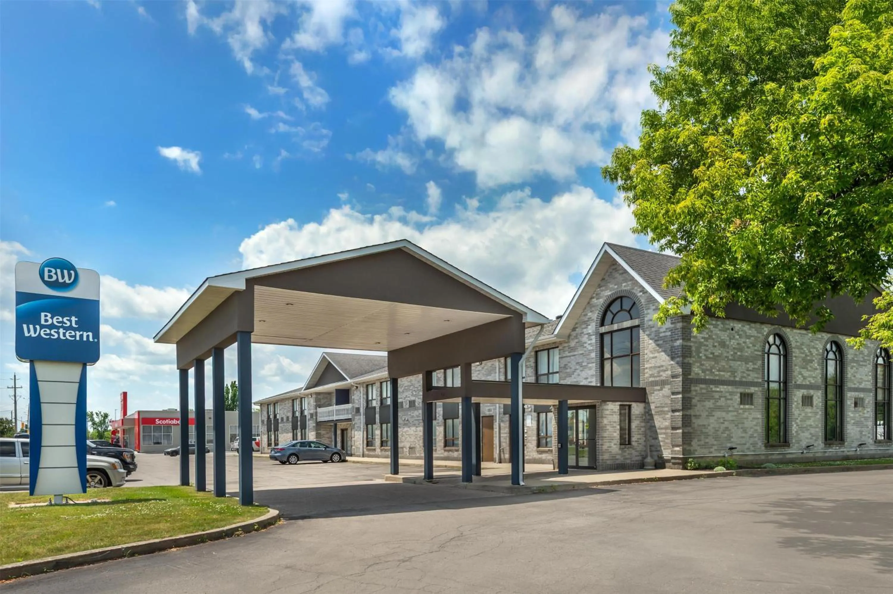 Property building in Best Western Smiths Falls Hotel