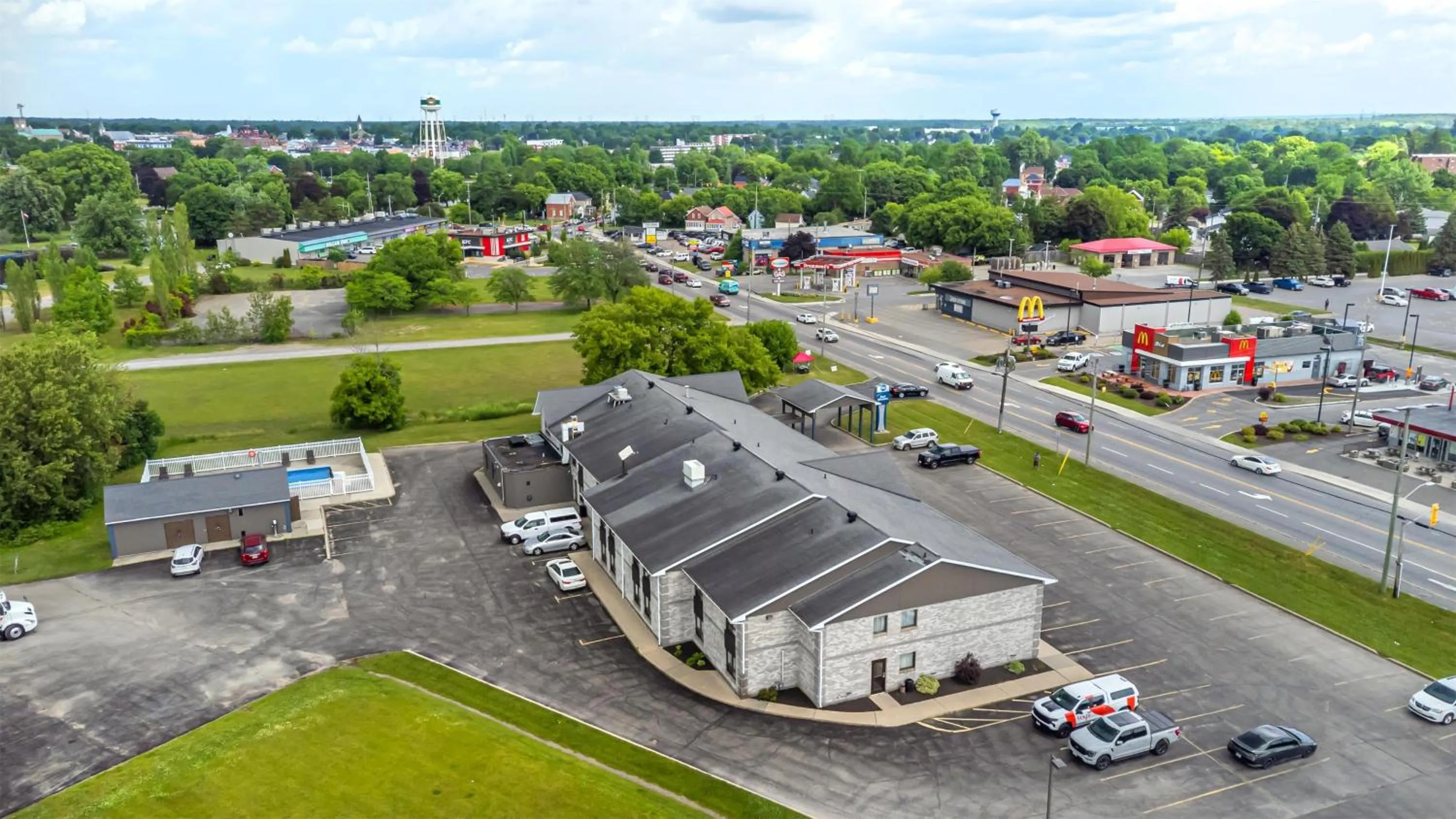 Property building in Best Western Smiths Falls Hotel