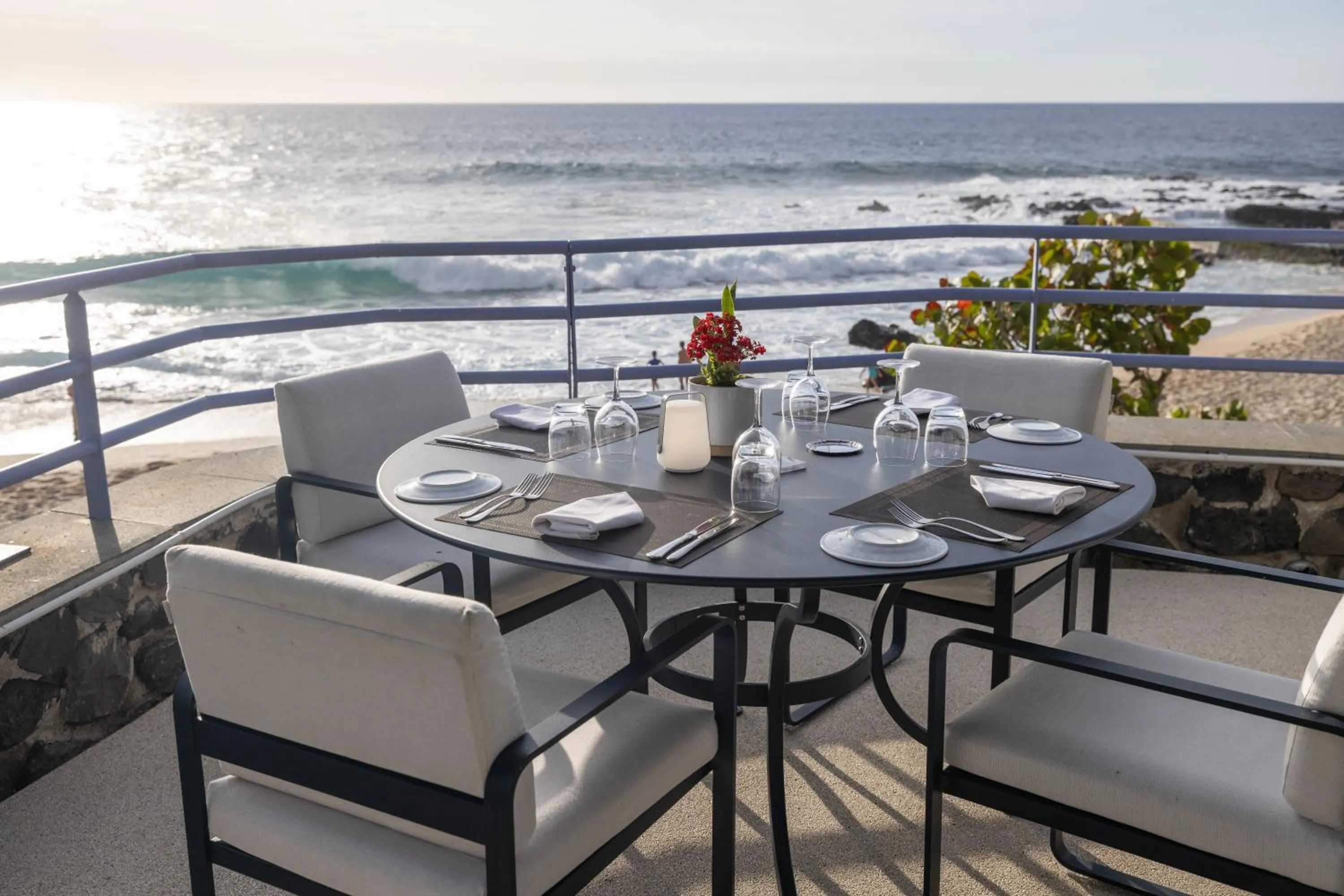 Restaurant/places to eat in Hotel Le Boucan Canot