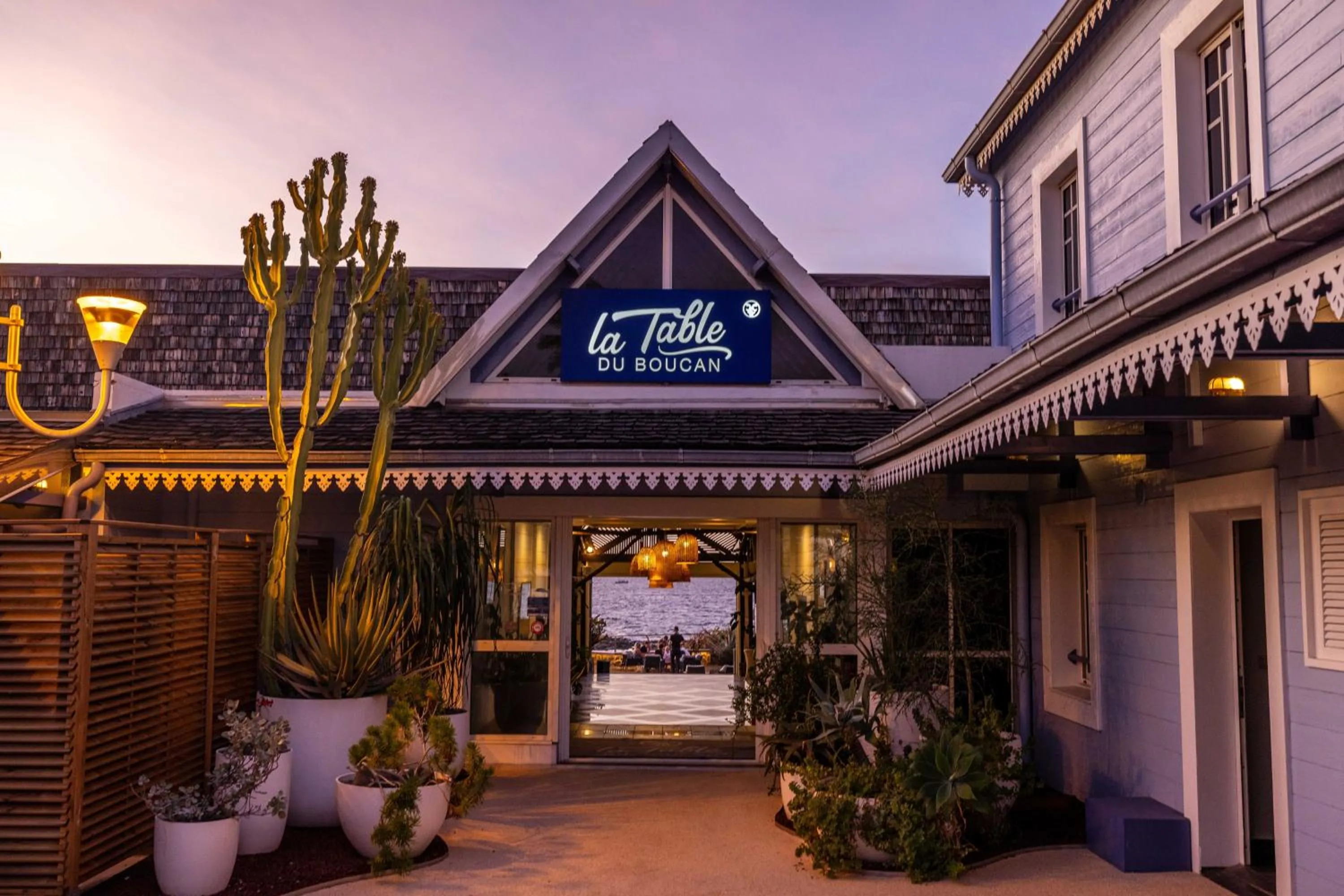 Property building in Hotel Le Boucan Canot