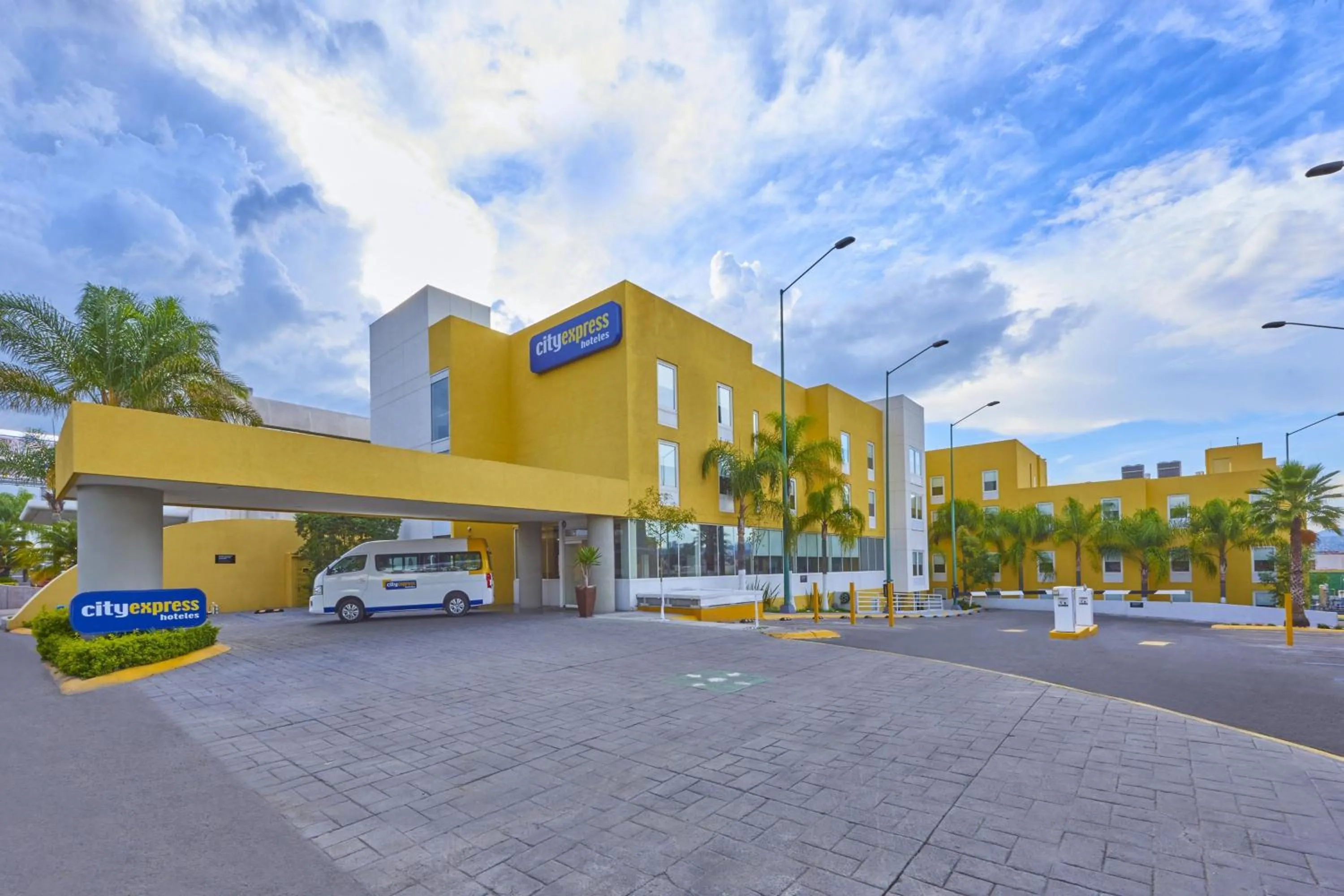 Property building in City Express by Marriott Queretaro