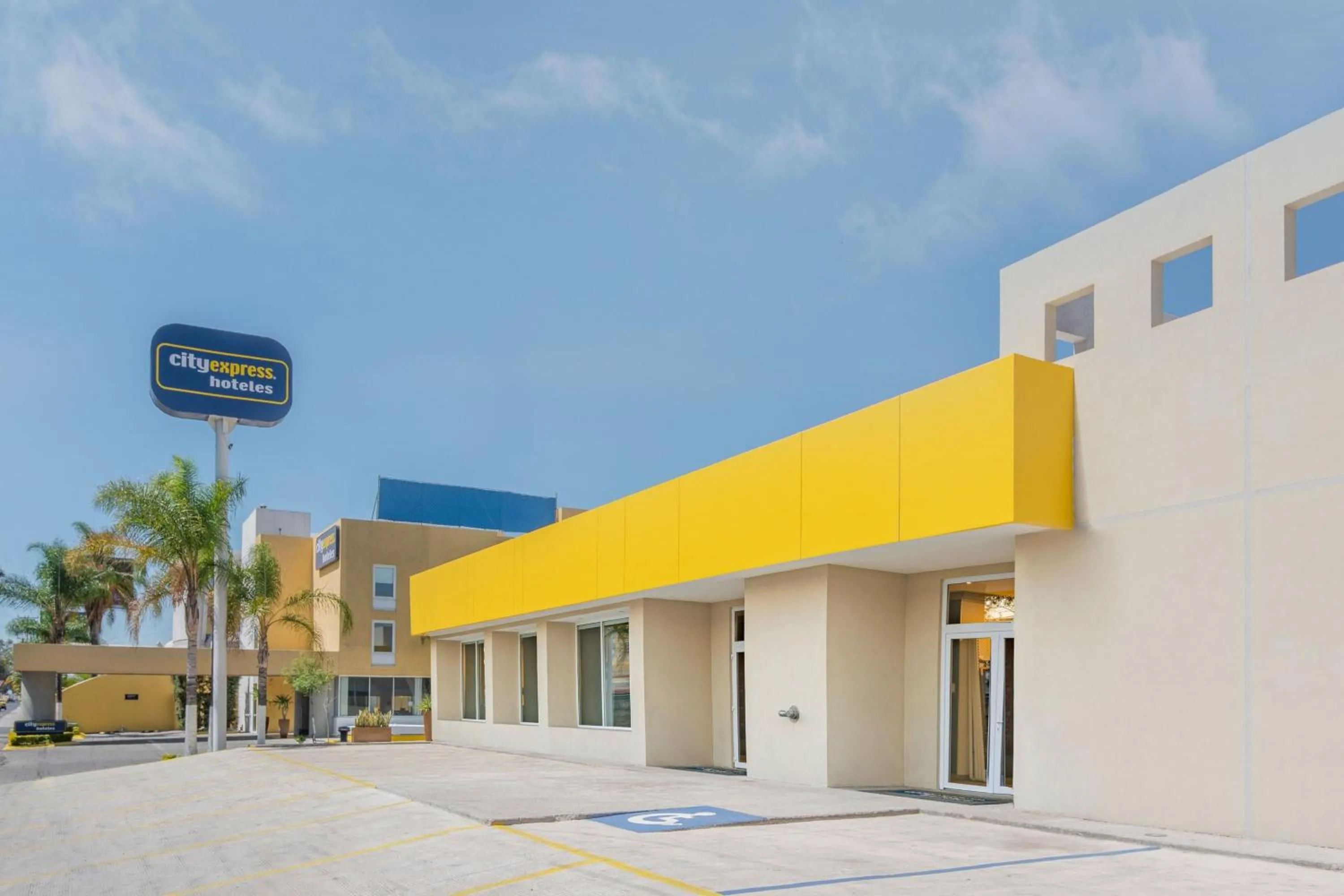 Property building in City Express by Marriott Queretaro