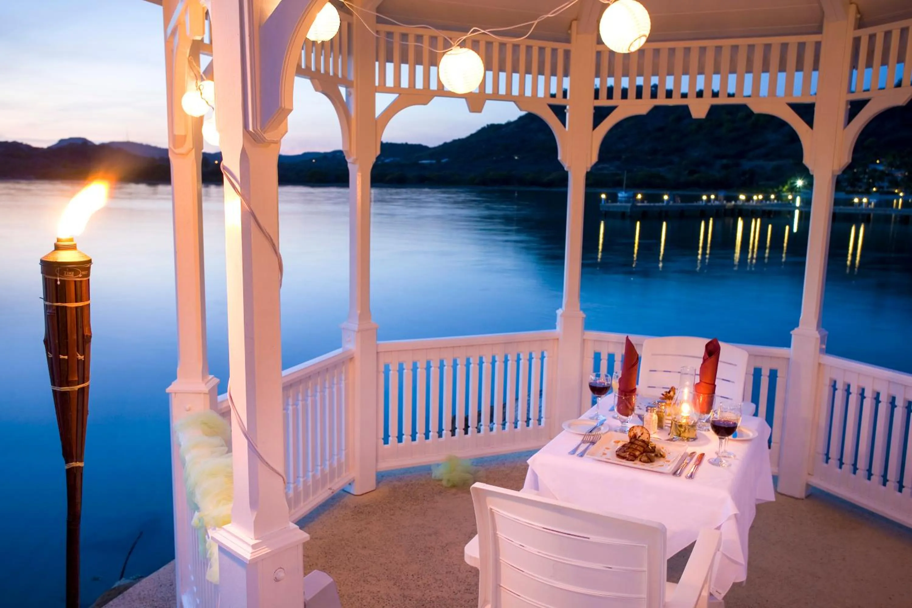 Restaurant/places to eat in St. James's Club Resort - All Inclusive