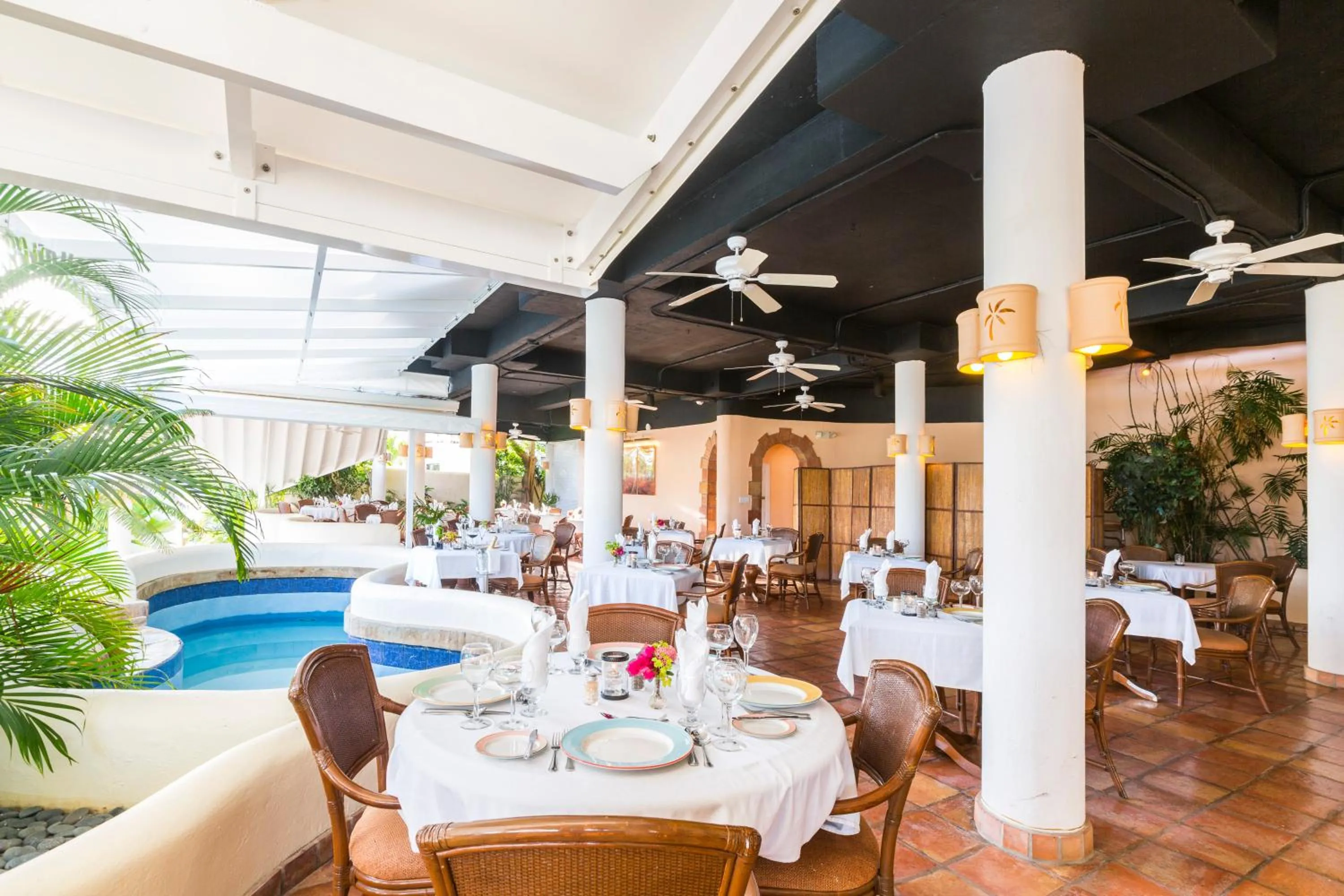 Restaurant/places to eat in St. James's Club Resort - All Inclusive