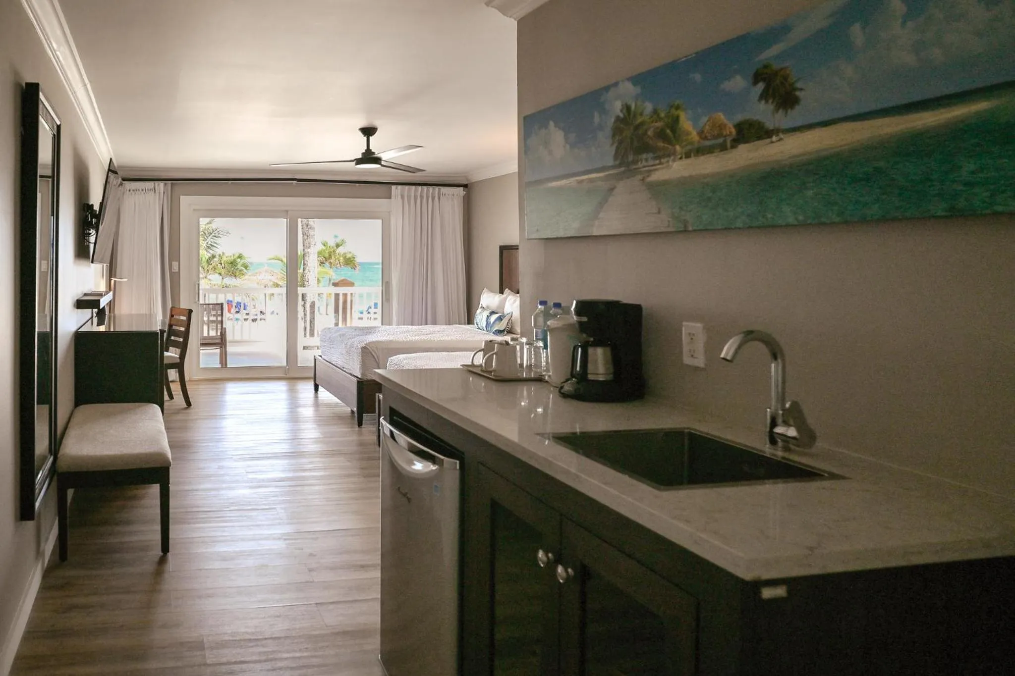 Bedroom, Bed in St. James's Club Resort - All Inclusive