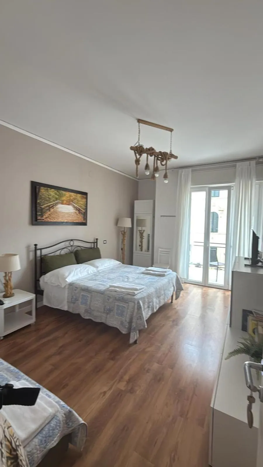 Bed in ES - Essential Solution & Emotion Stories (locazione turistica)