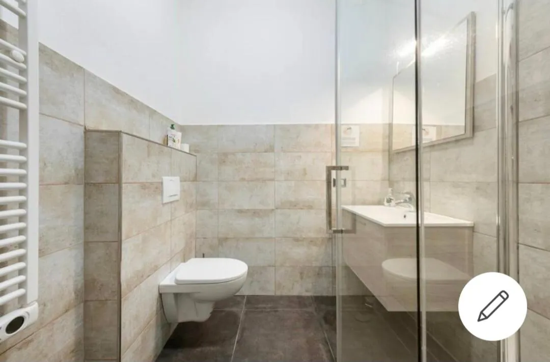 ES - Essential Solution & Emotion Stories (locazione turistica)