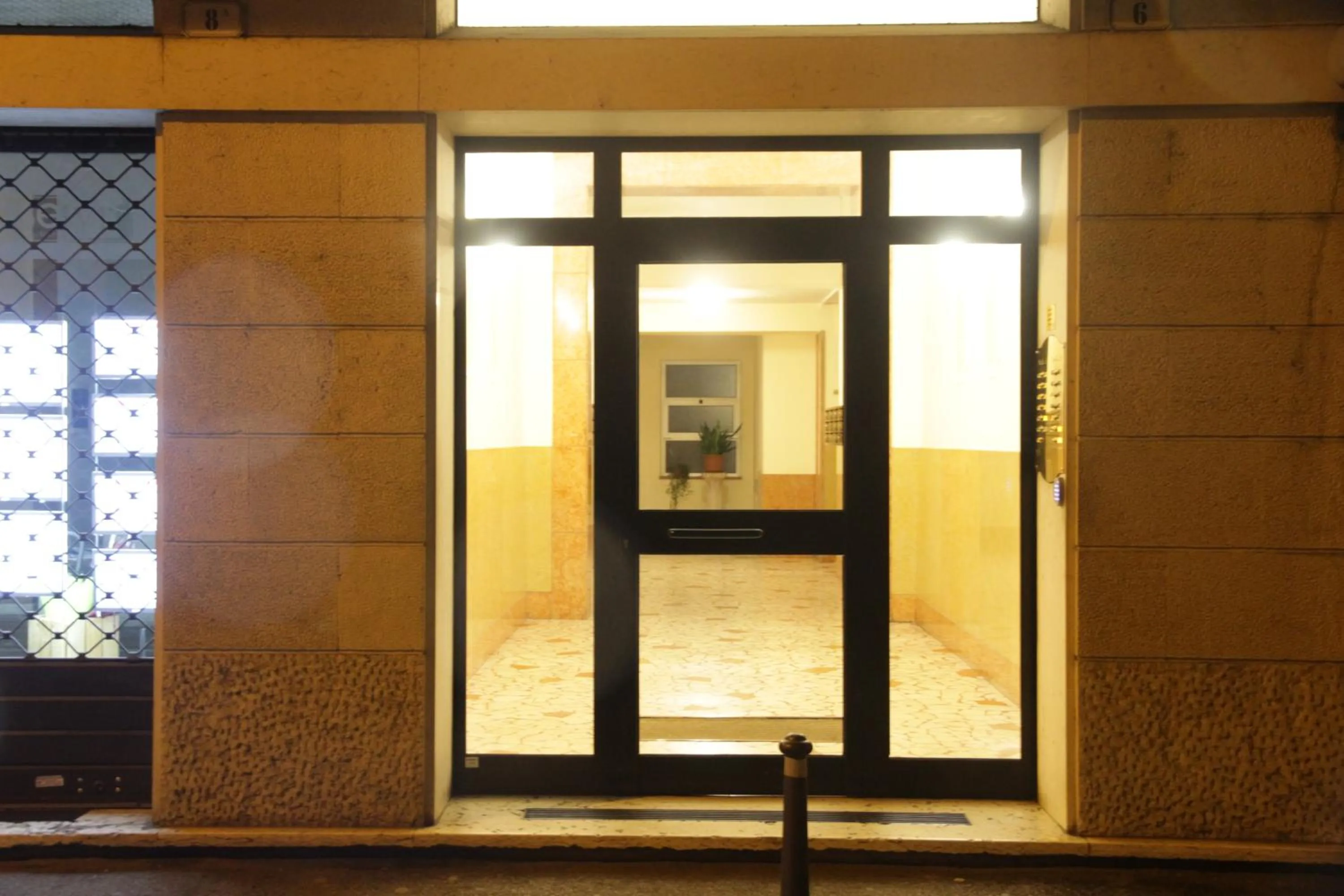 Facade/entrance in ES - Essential Solution & Emotion Stories (locazione turistica)