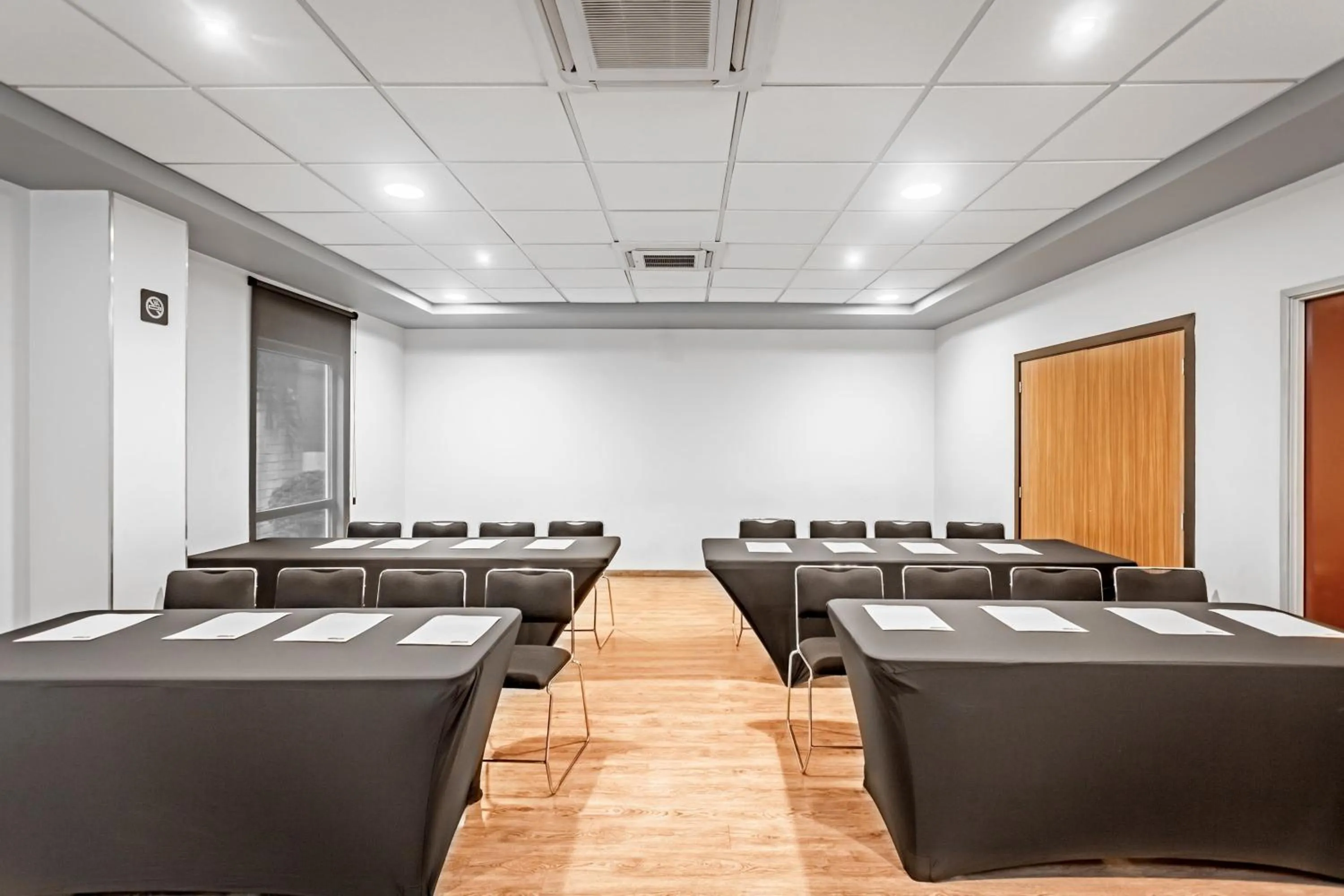 Meeting/conference room in City Express by Marriott Leon