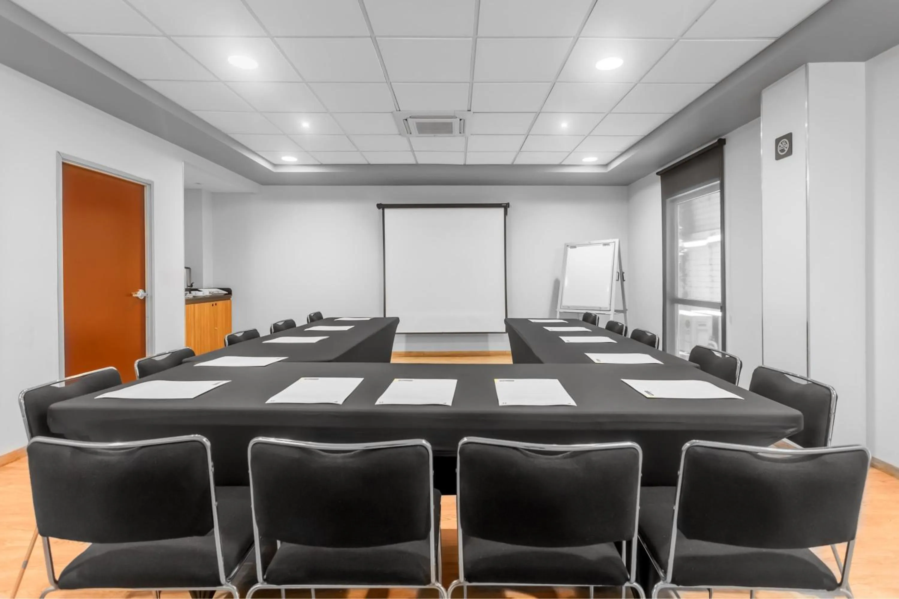 Meeting/conference room in City Express by Marriott Leon
