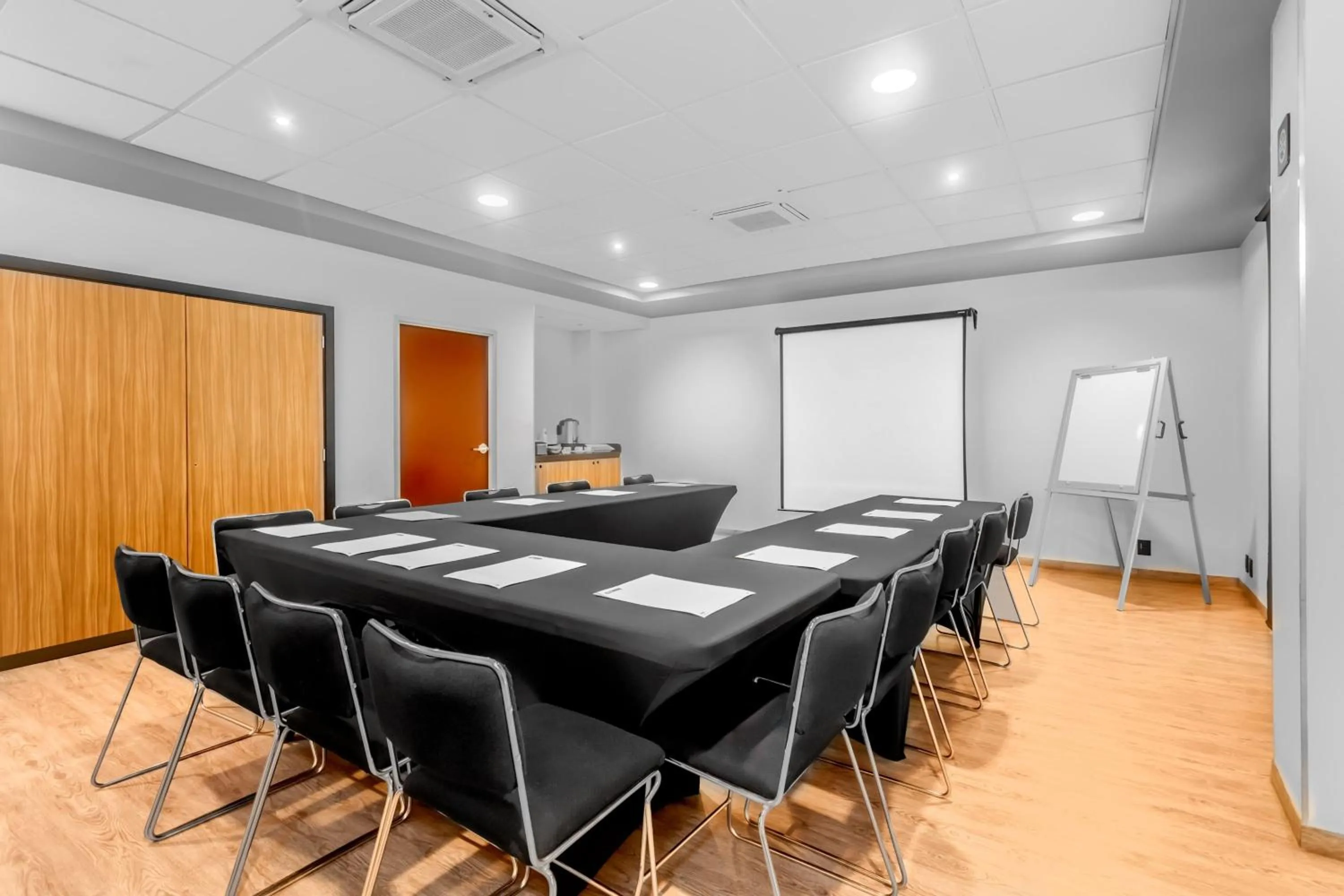 Meeting/conference room in City Express by Marriott Leon