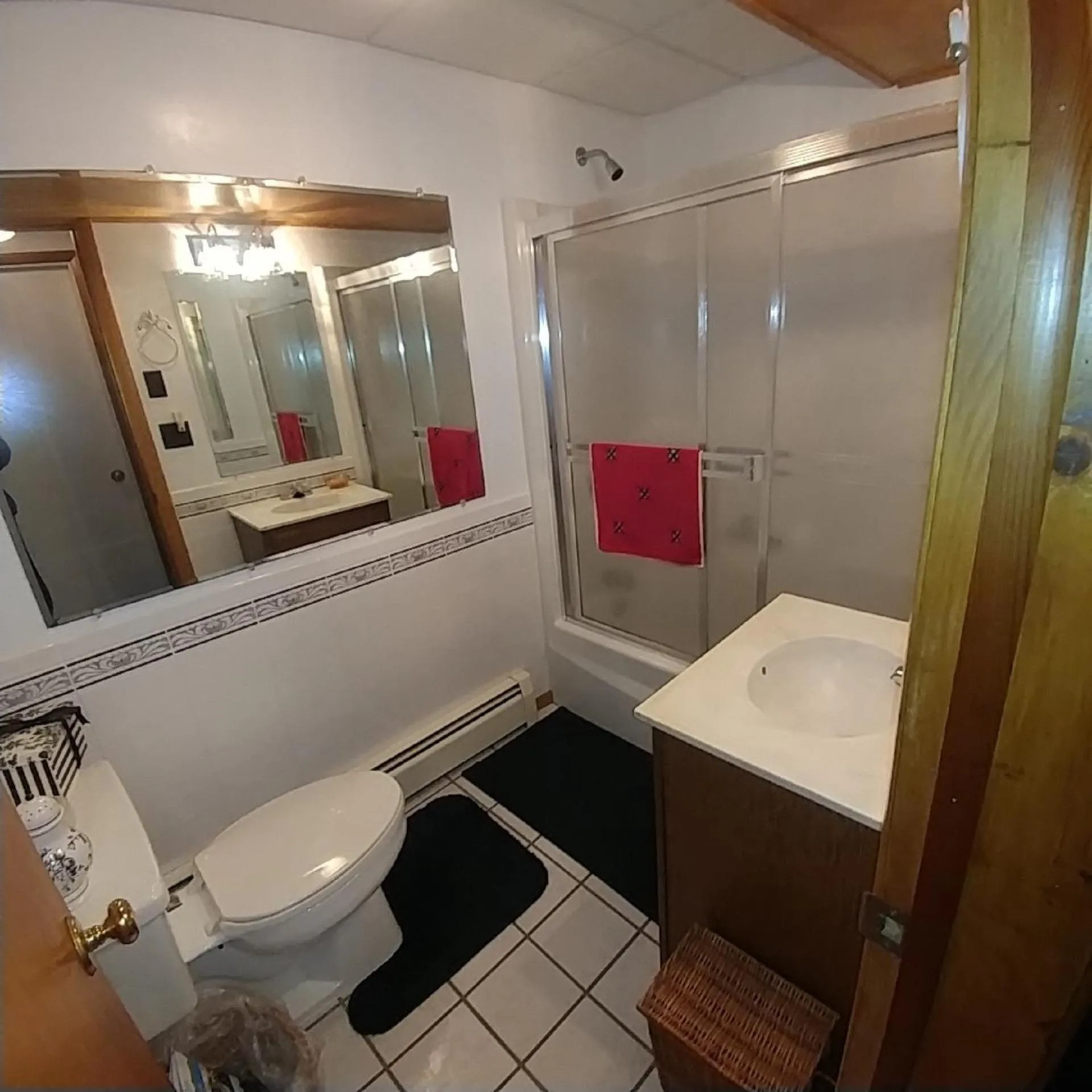 Bathroom in Cricket Hill Lodging