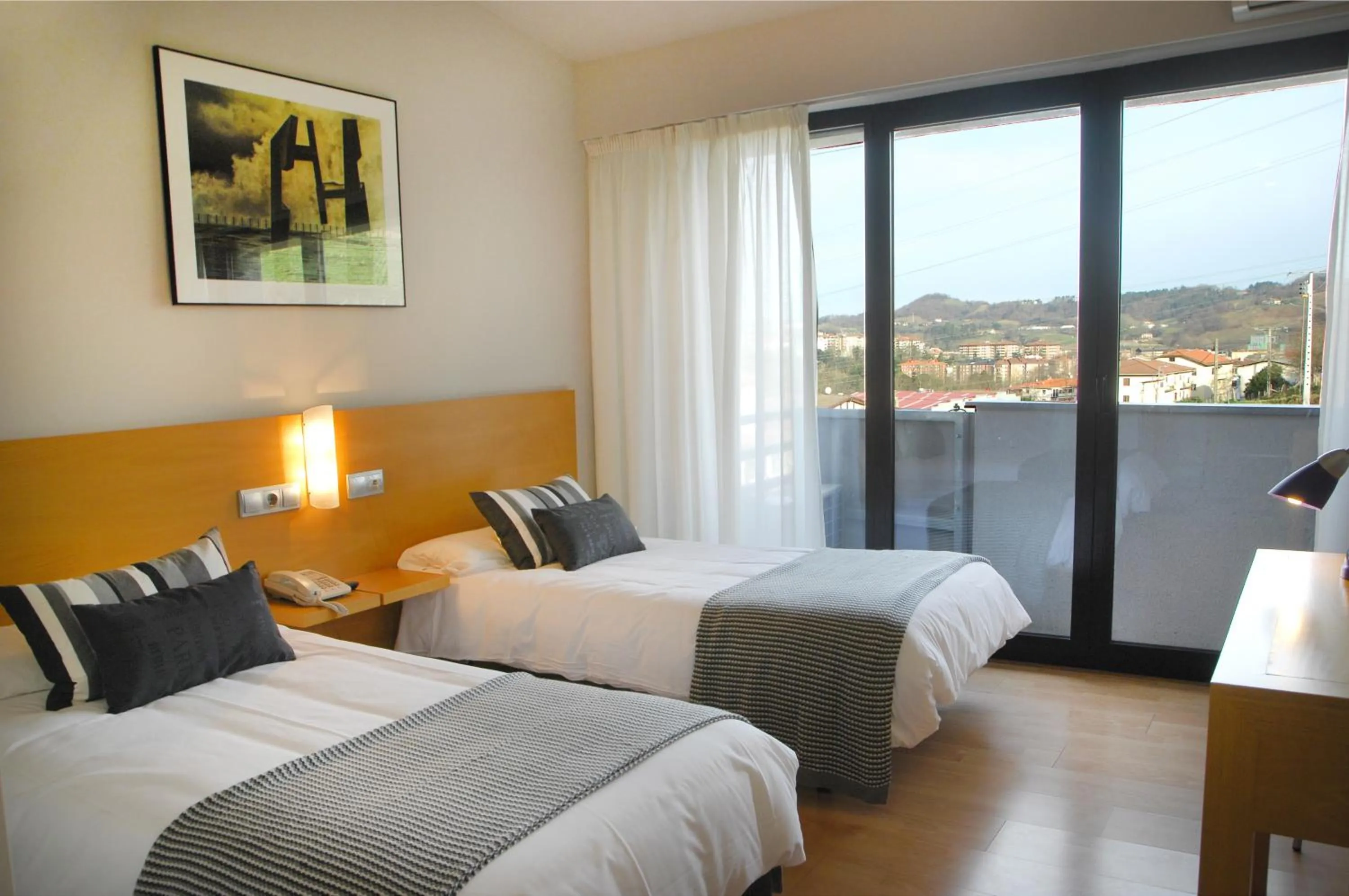 Bed in Hotel Txintxua