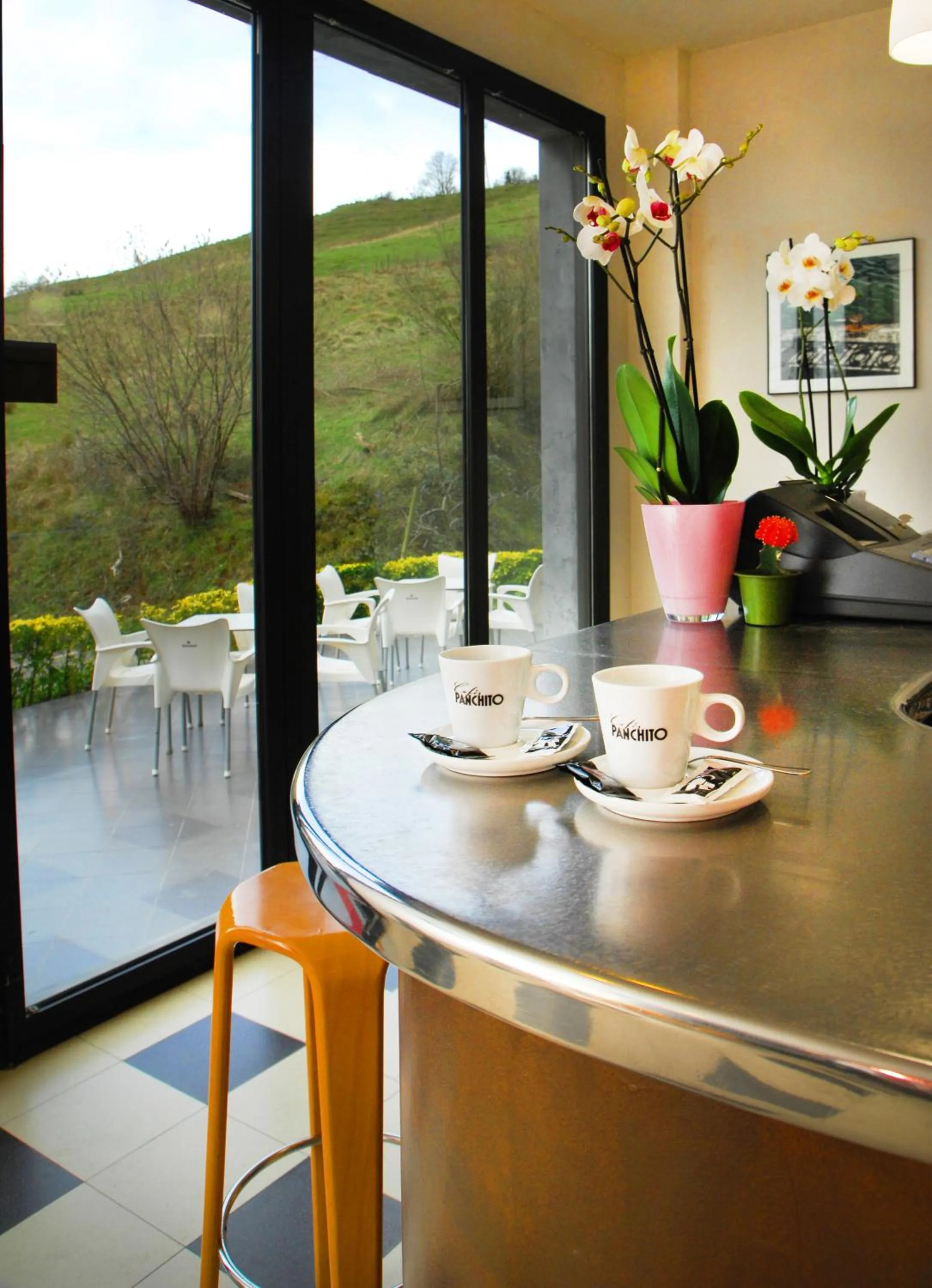 Lounge or bar in Hotel Txintxua