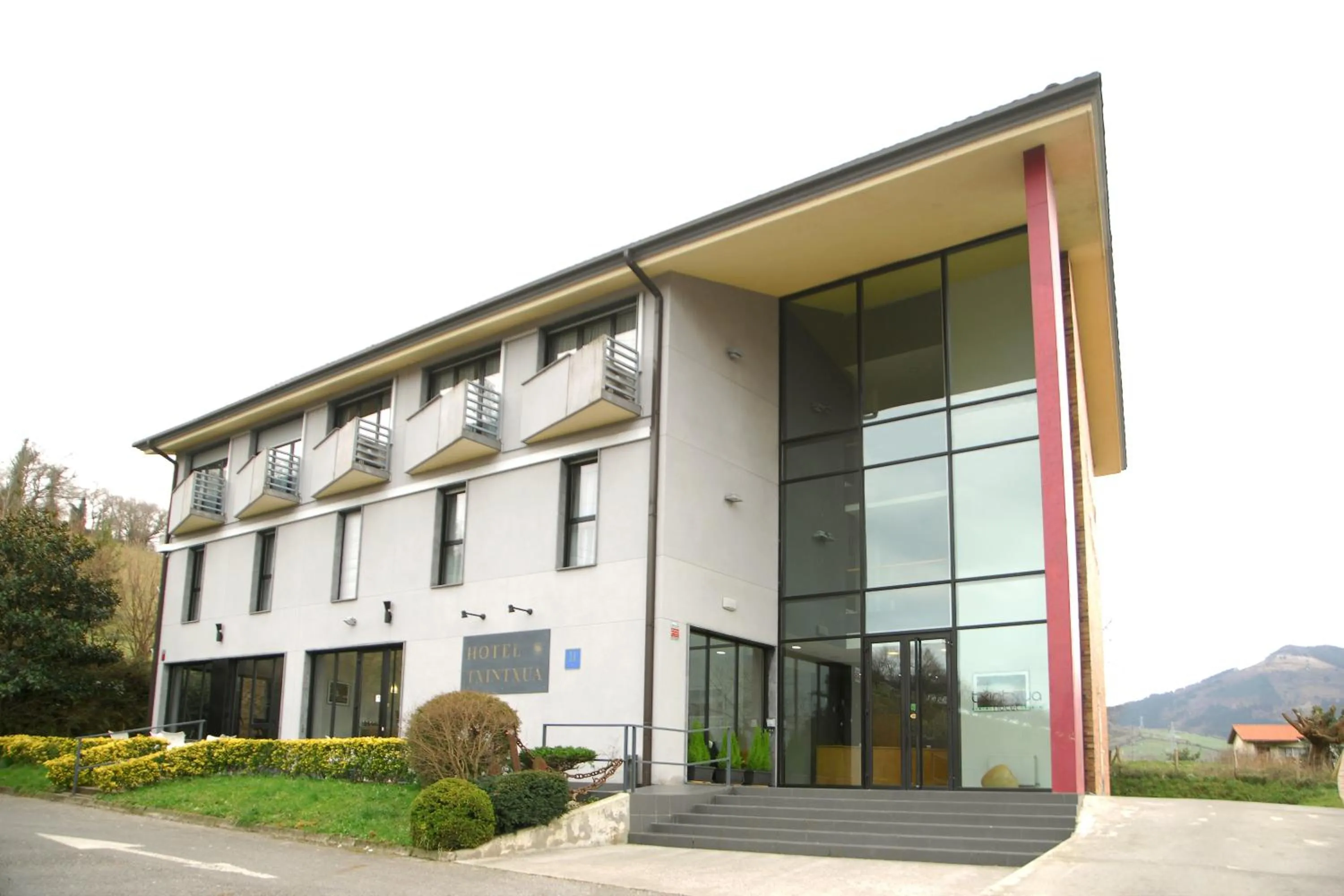 Facade/entrance in Hotel Txintxua