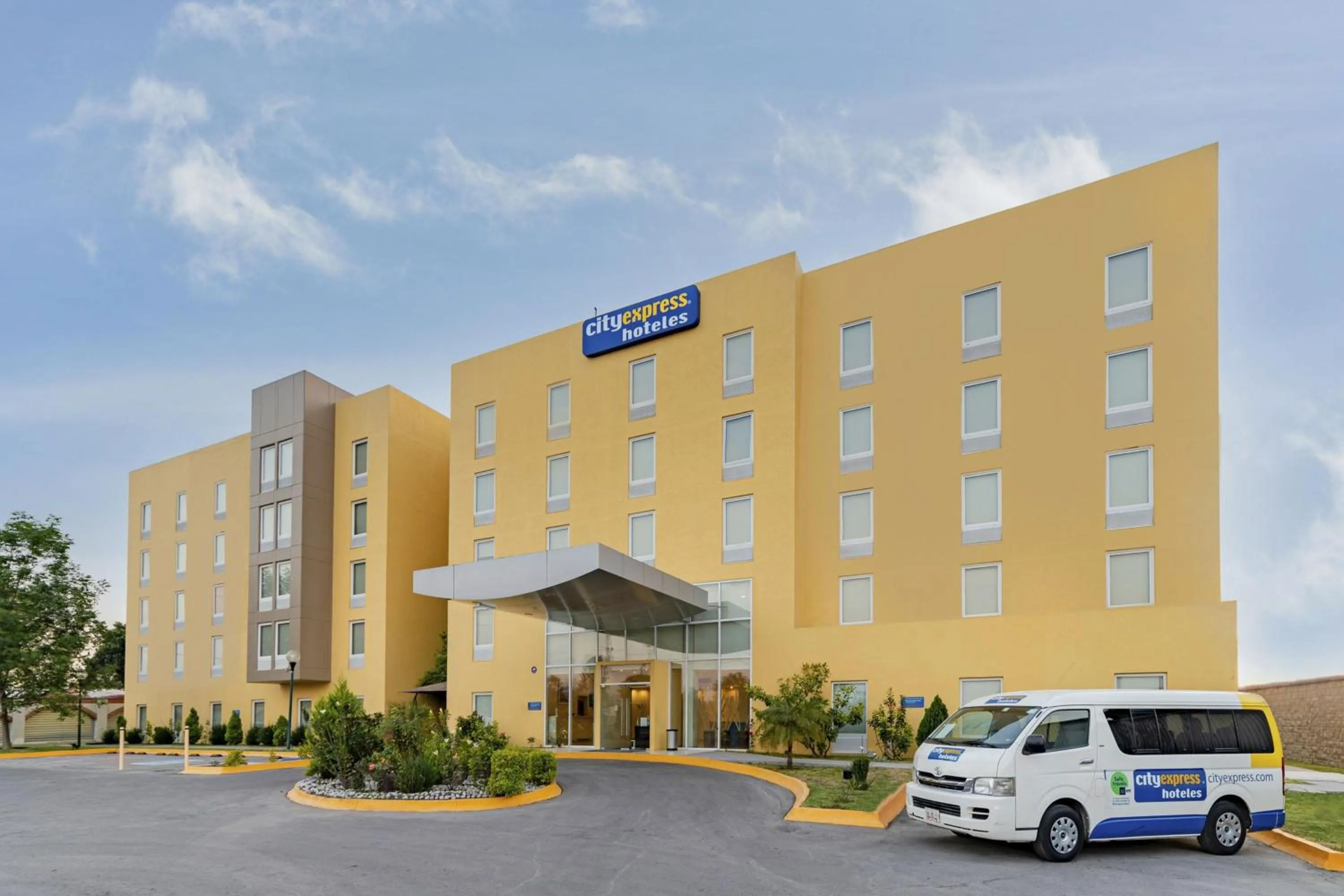 Property building in City Express by Marriott Tula