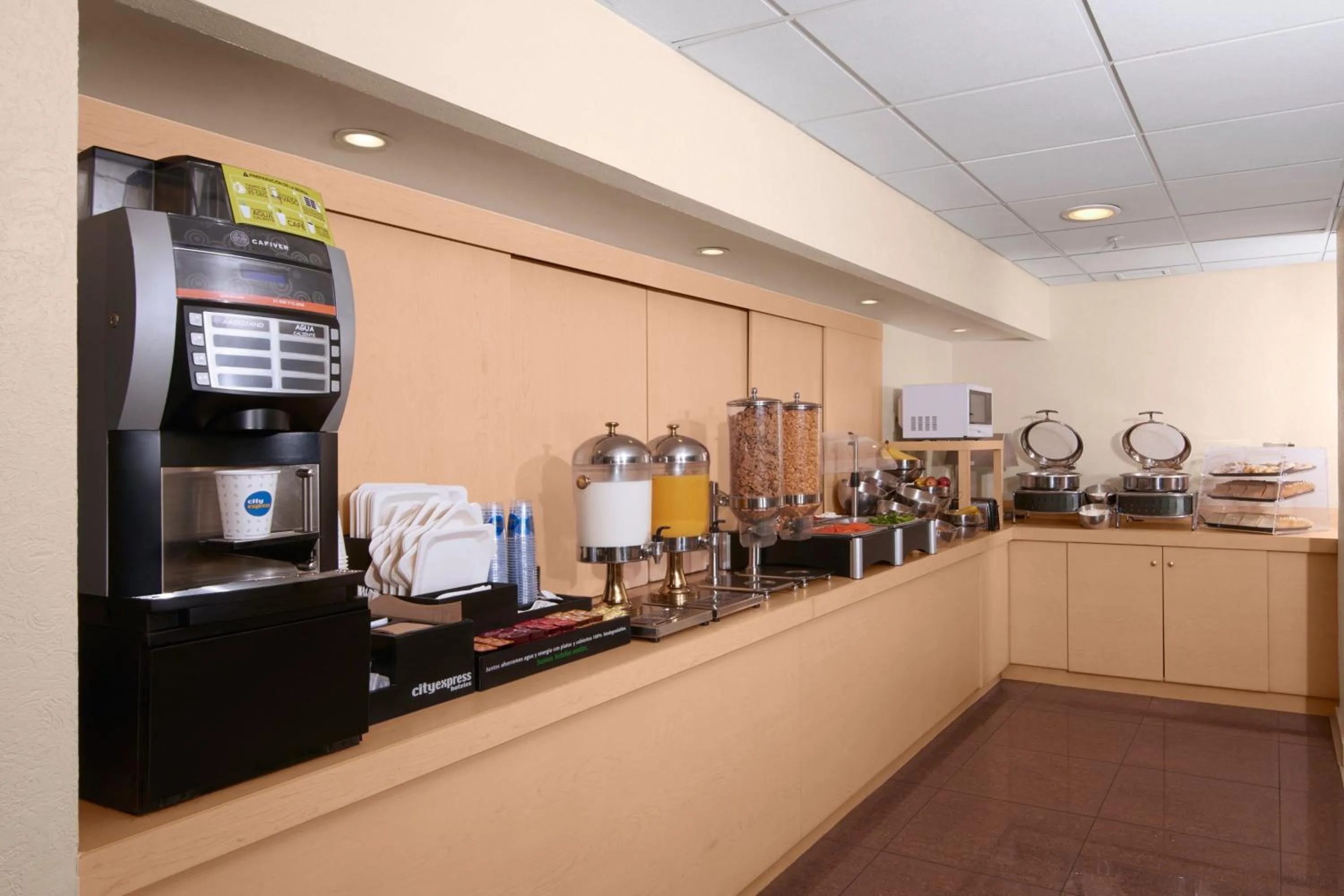 Breakfast in City Express by Marriott Tula