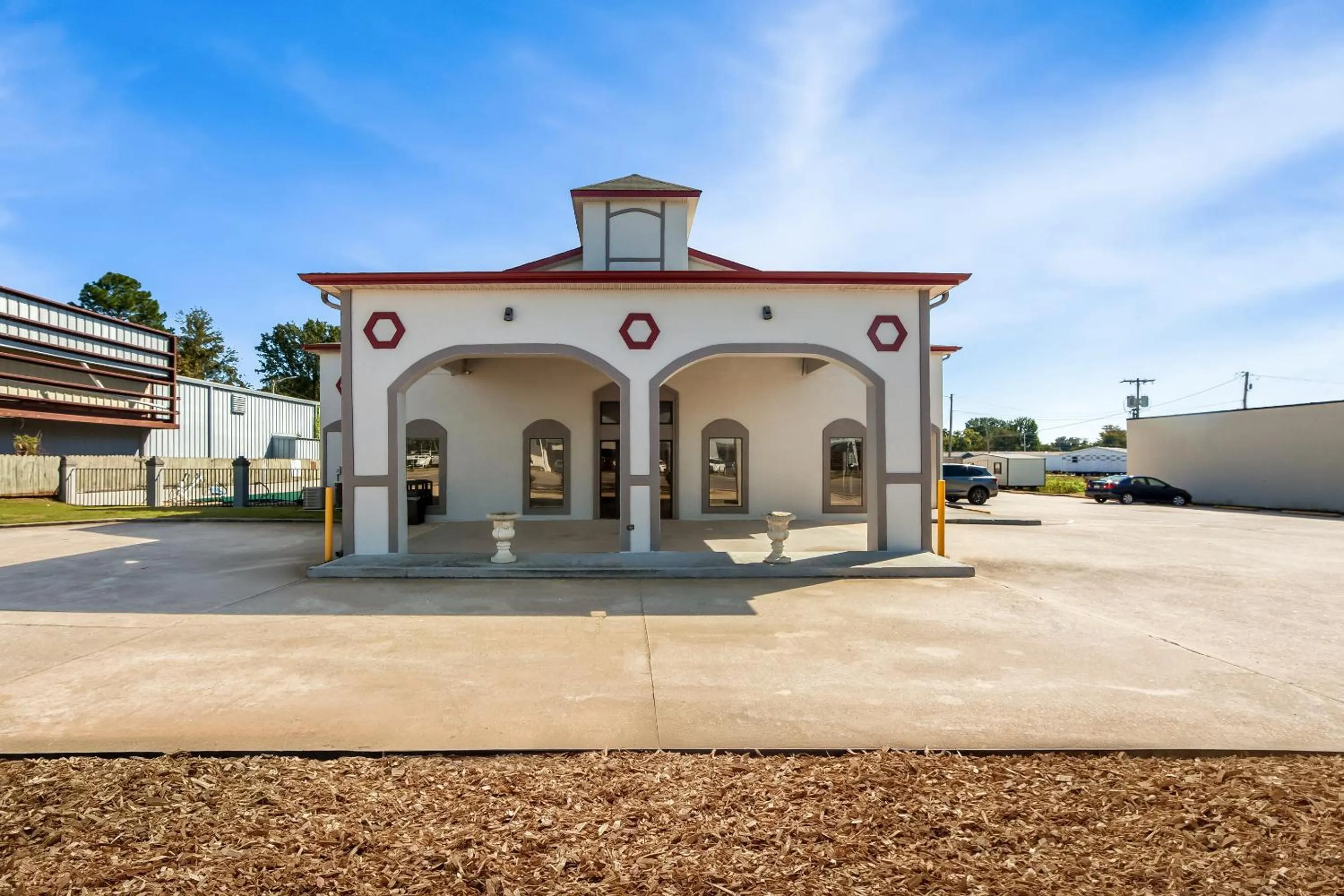 Property building in Red Roof Inn Muscle Shoals