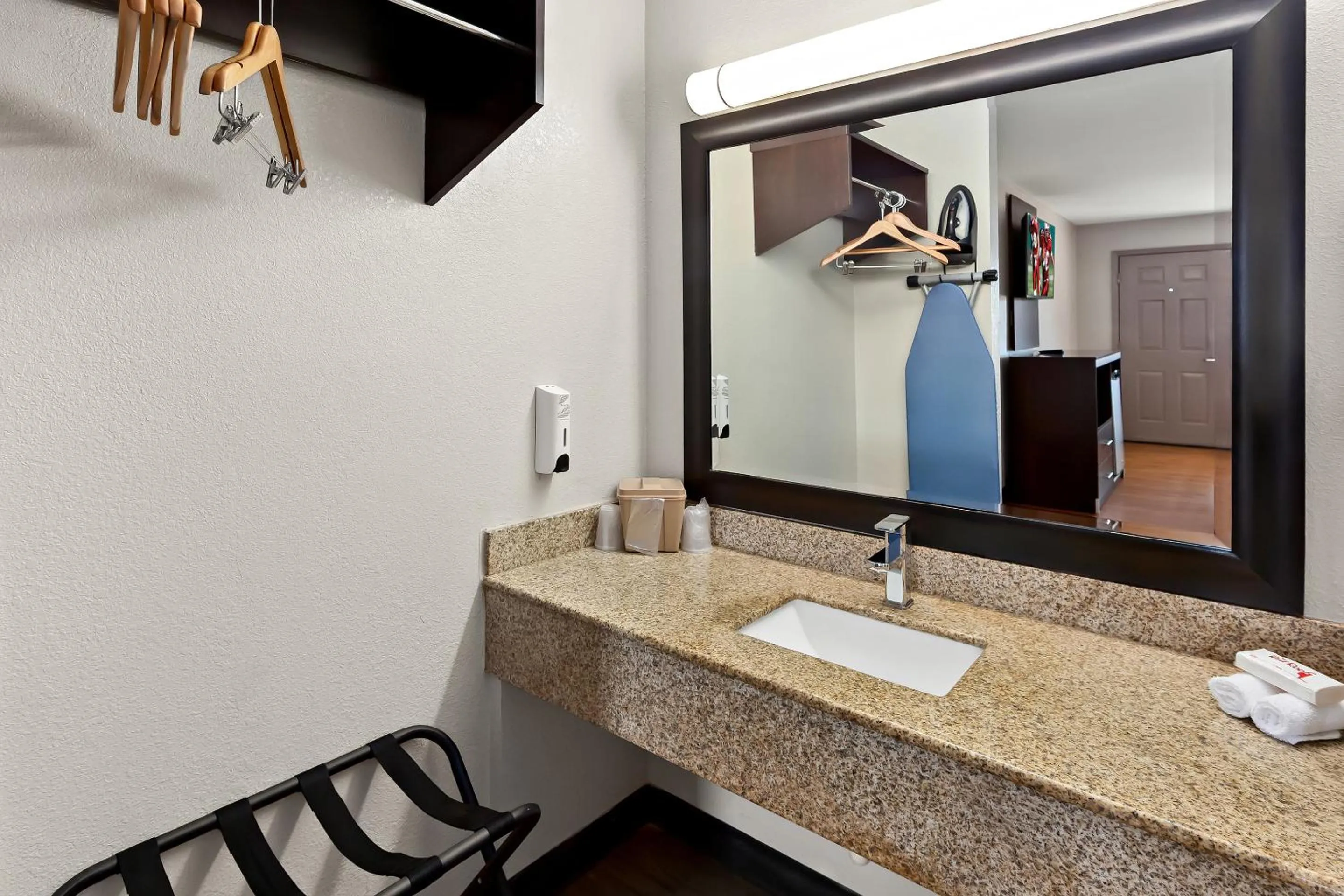 Bathroom in Red Roof Inn Muscle Shoals