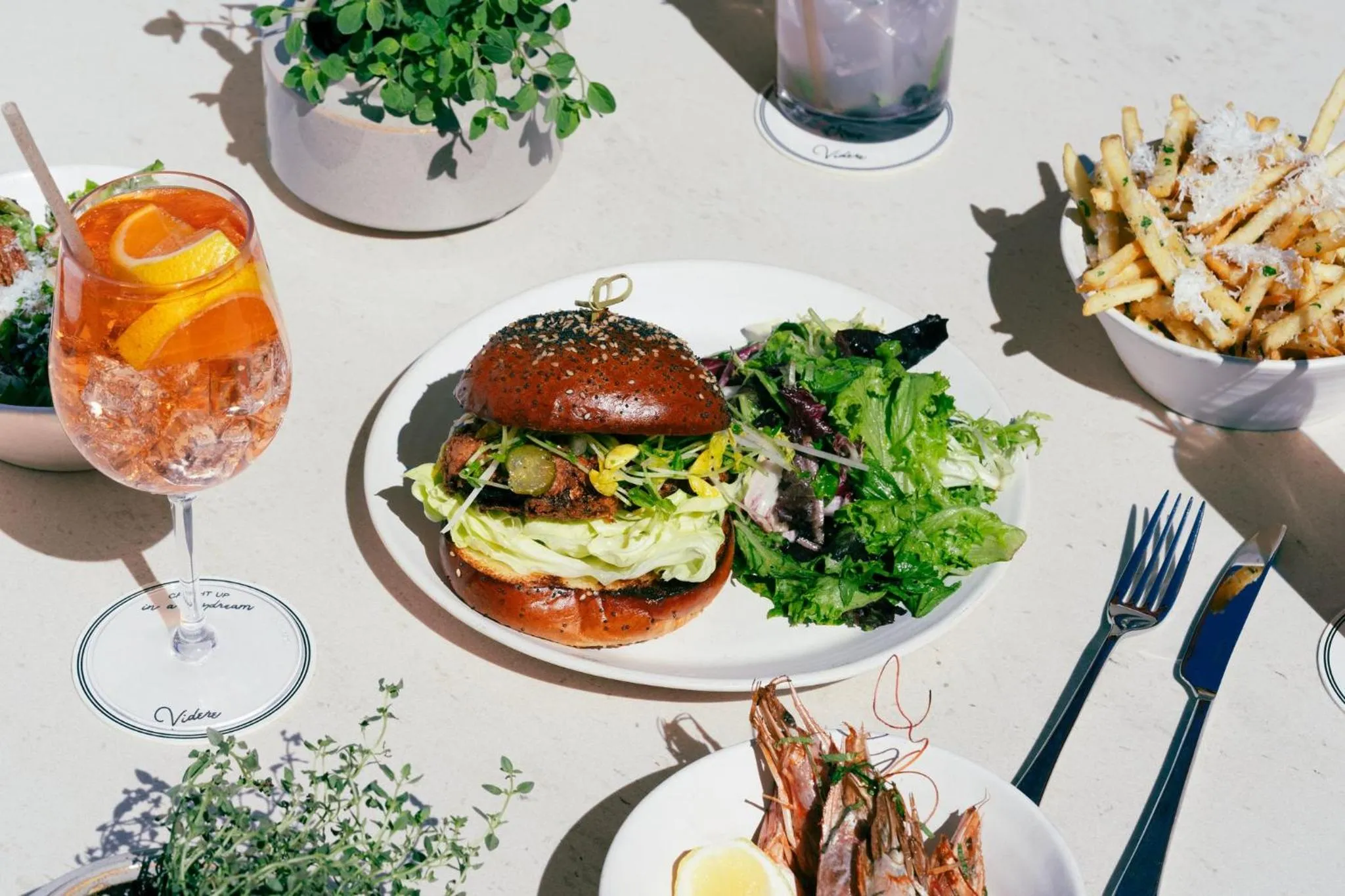 Restaurant/places to eat in Kimpton Hotel Wilshire by IHG